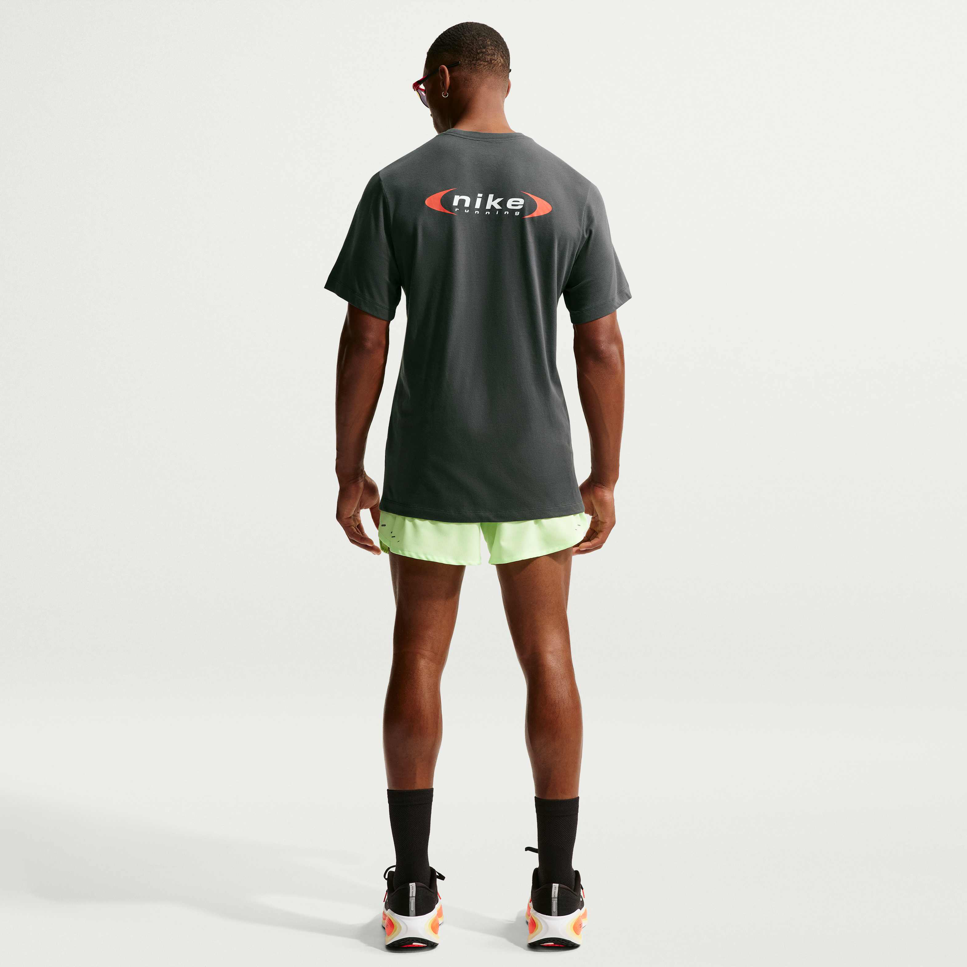 Nike Retro image number 4