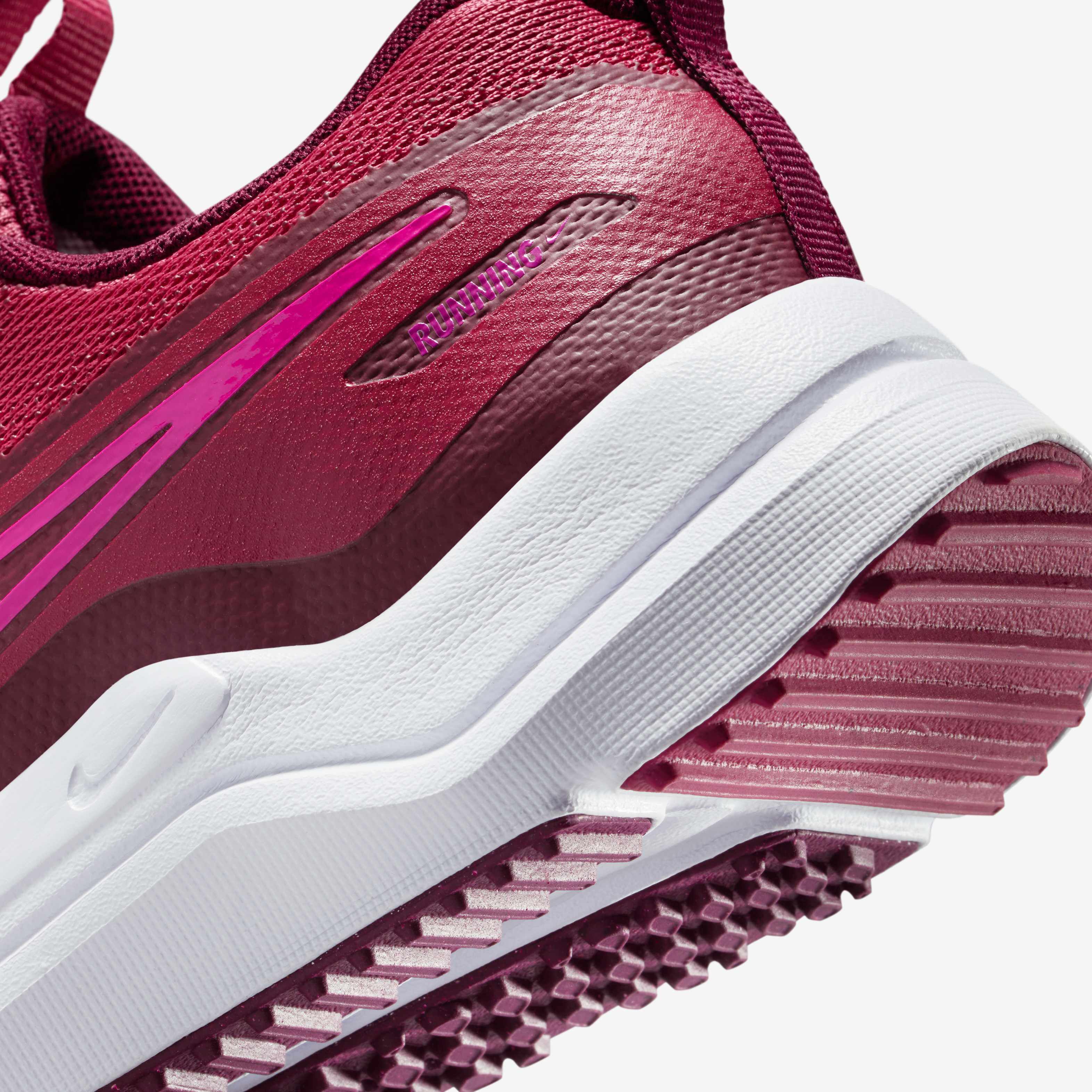 نايكي كوزميك رانر image number 7