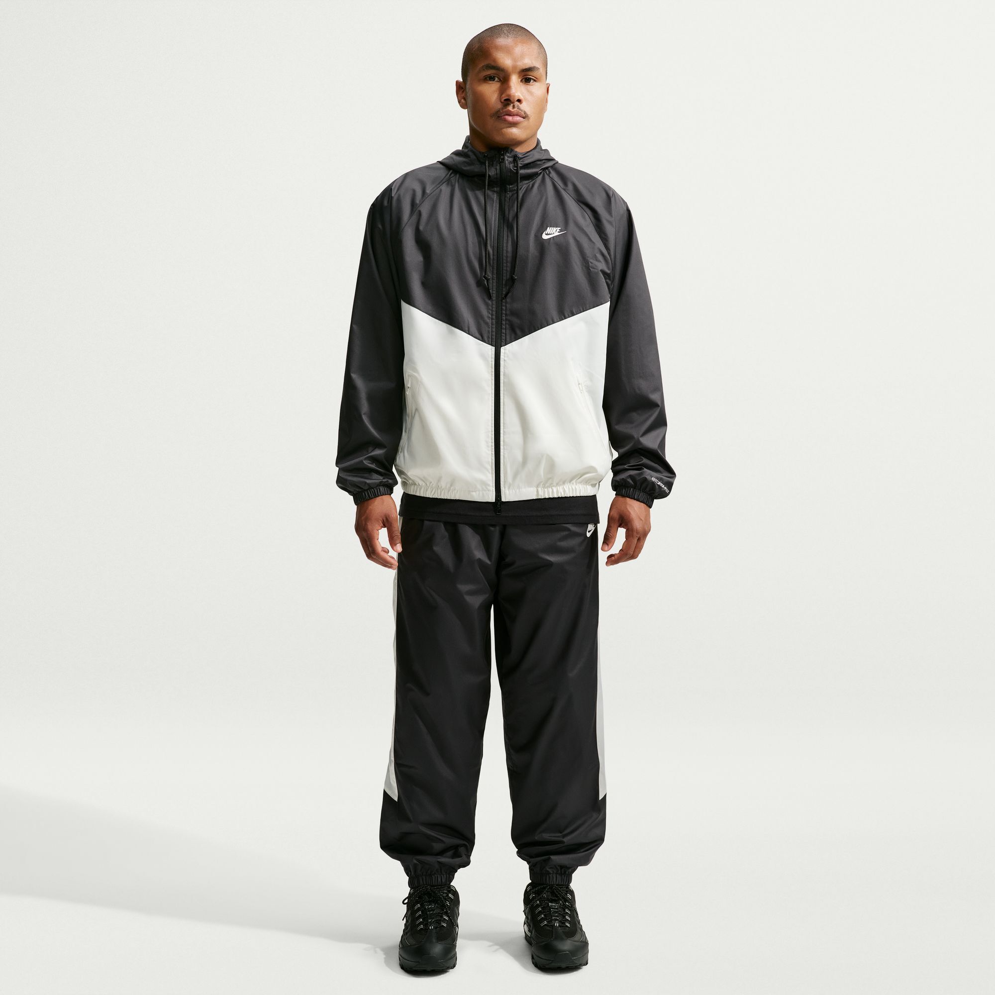 Nike Windrunner image number 0