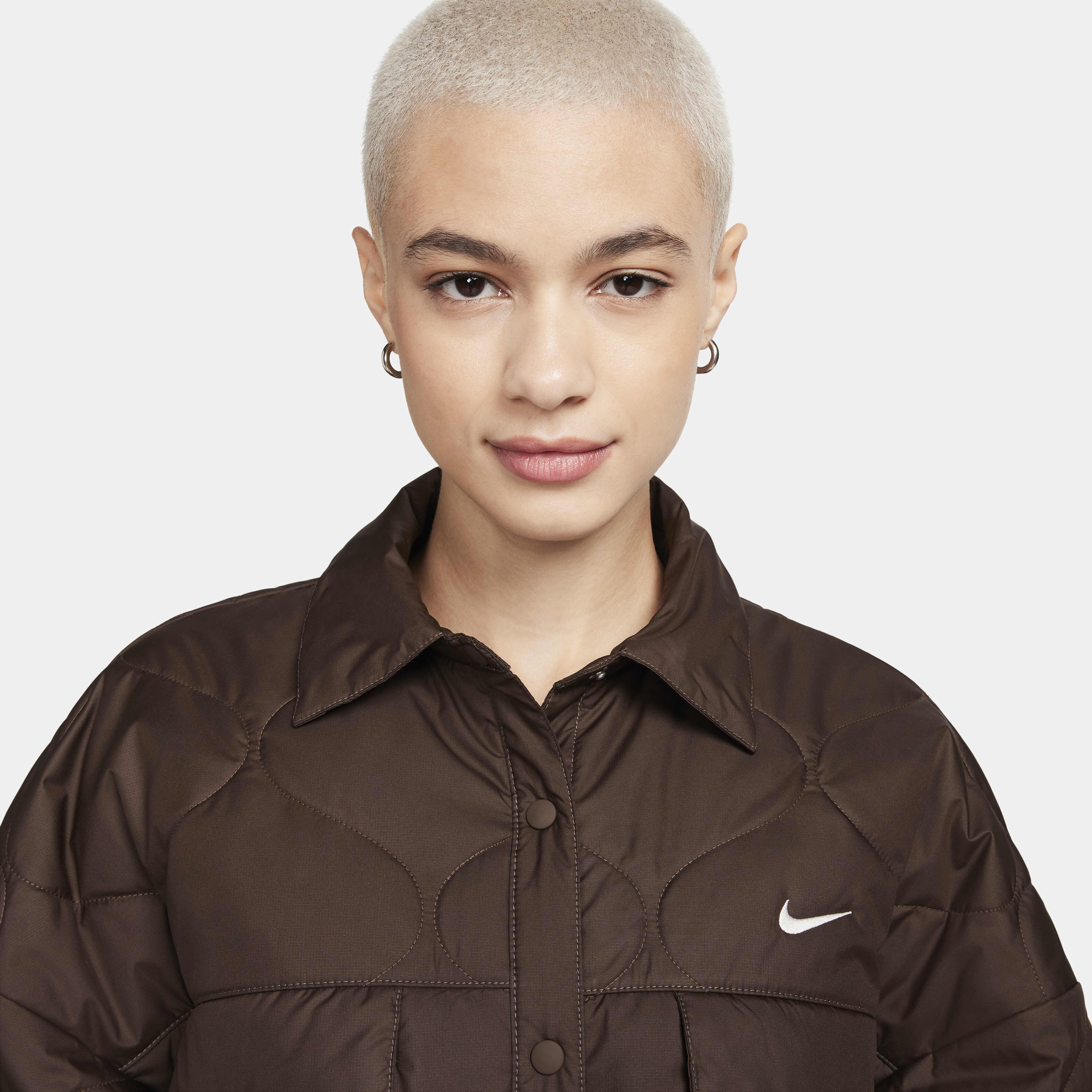 Nike Sportswear Essential image number 2