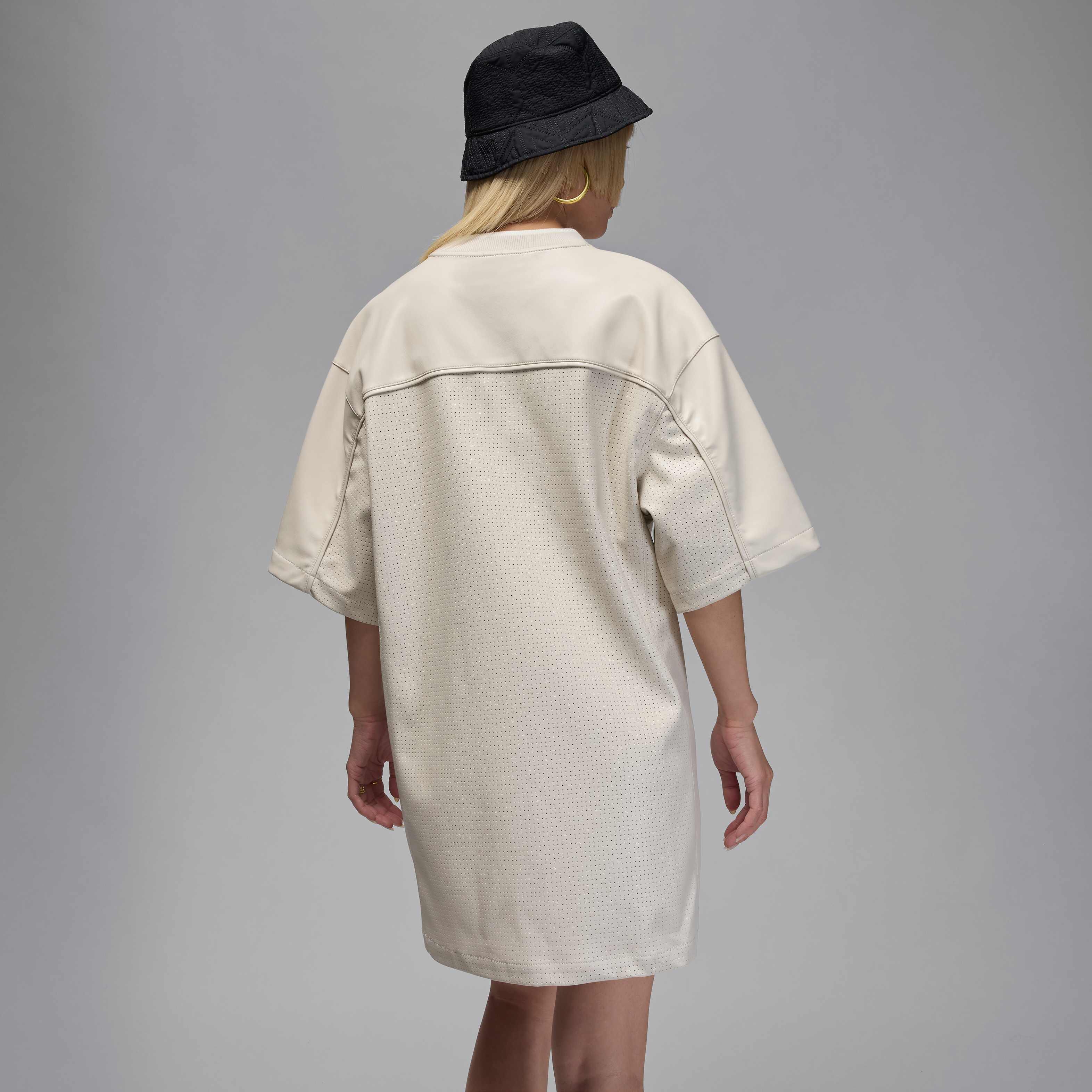 Air Jordan image number 1