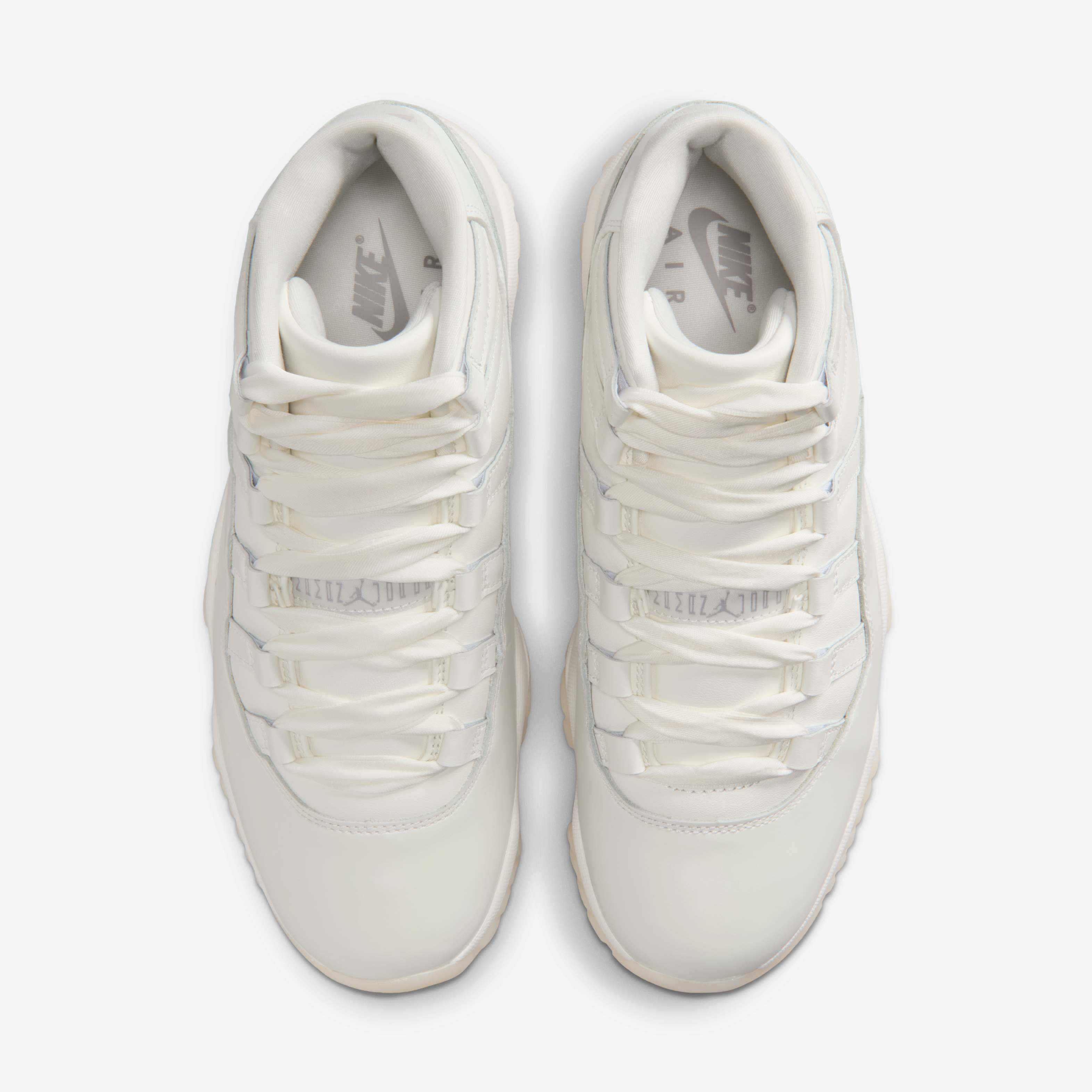 Air Jordan 11 Retro 'Pearl' image number 3