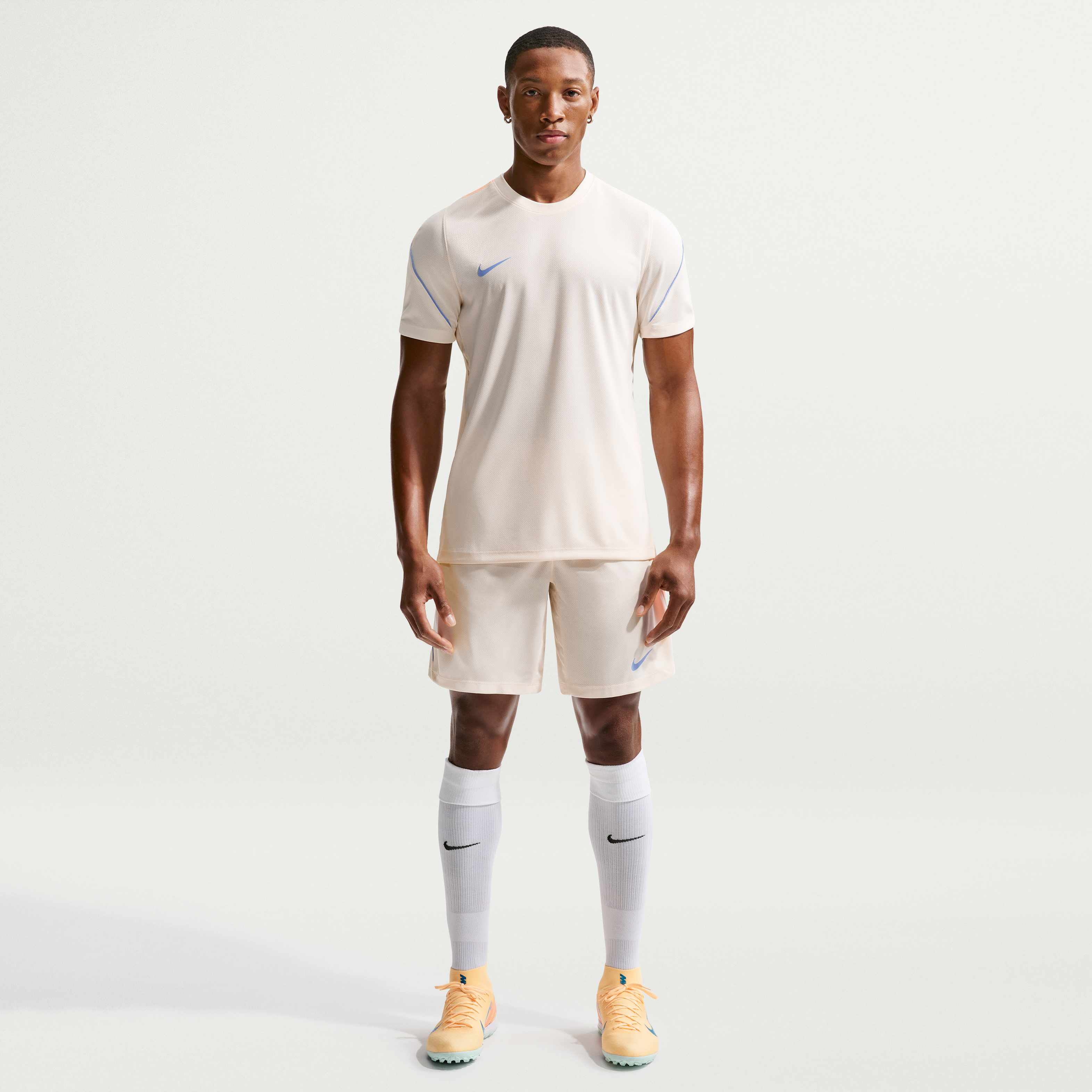 Nike Strike image number 0