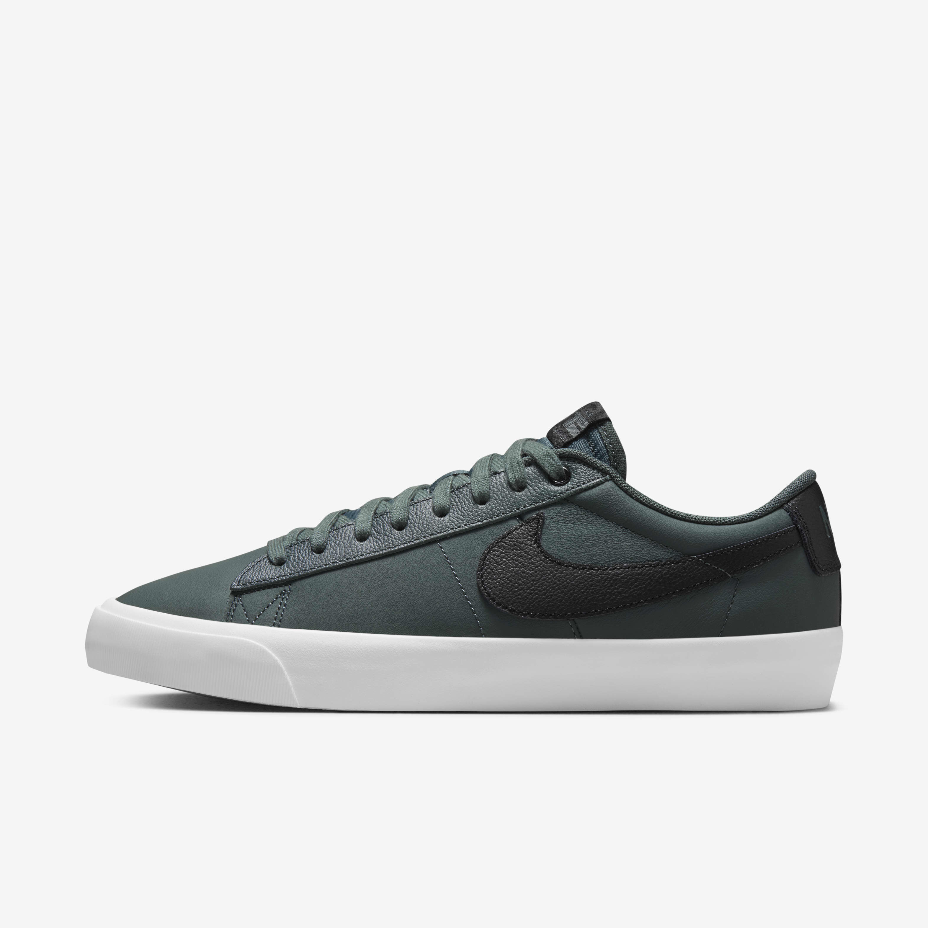Nike sb blazer low gt black sail top