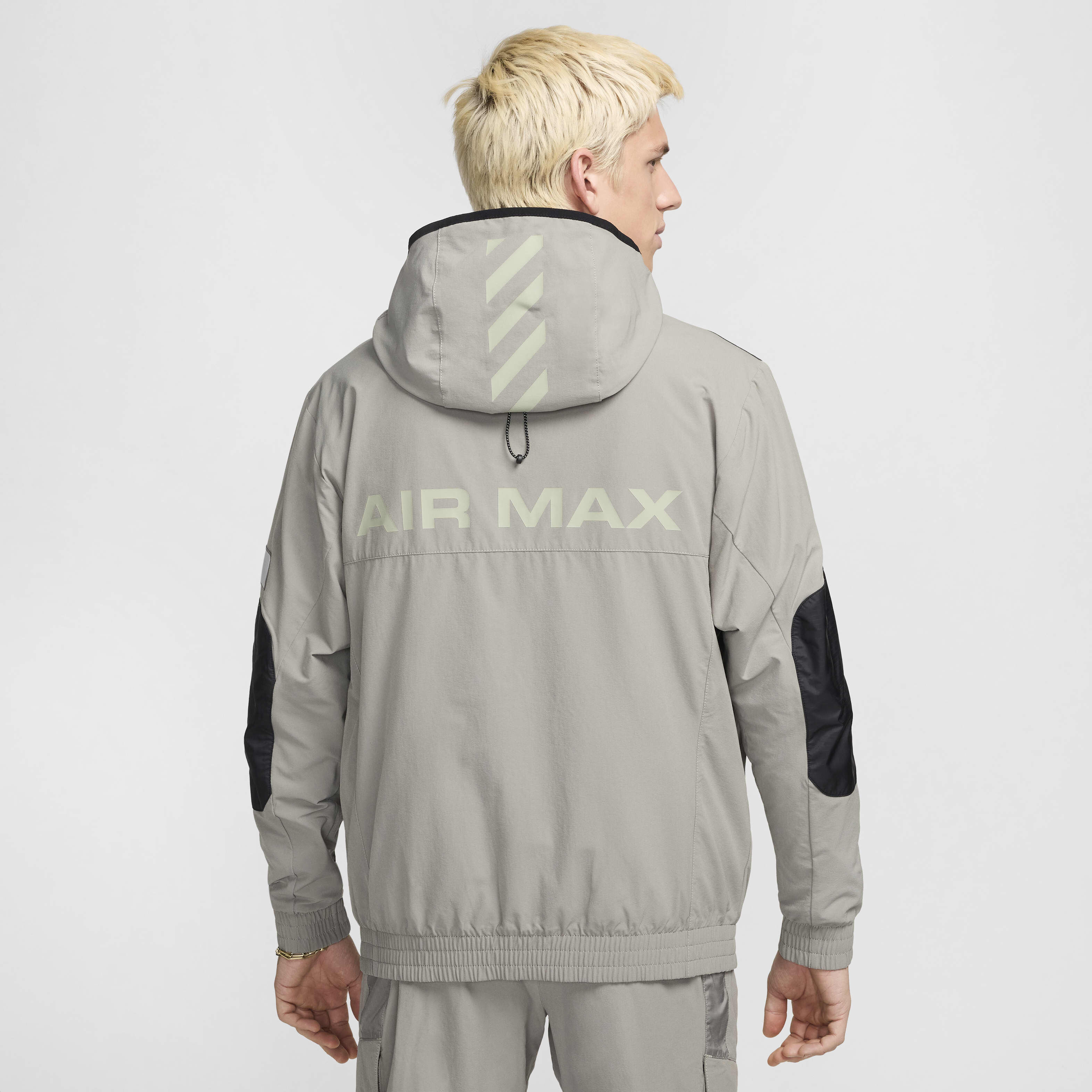 Buy Nike Air Max Men s Woven Jacket Nike Saudi Official