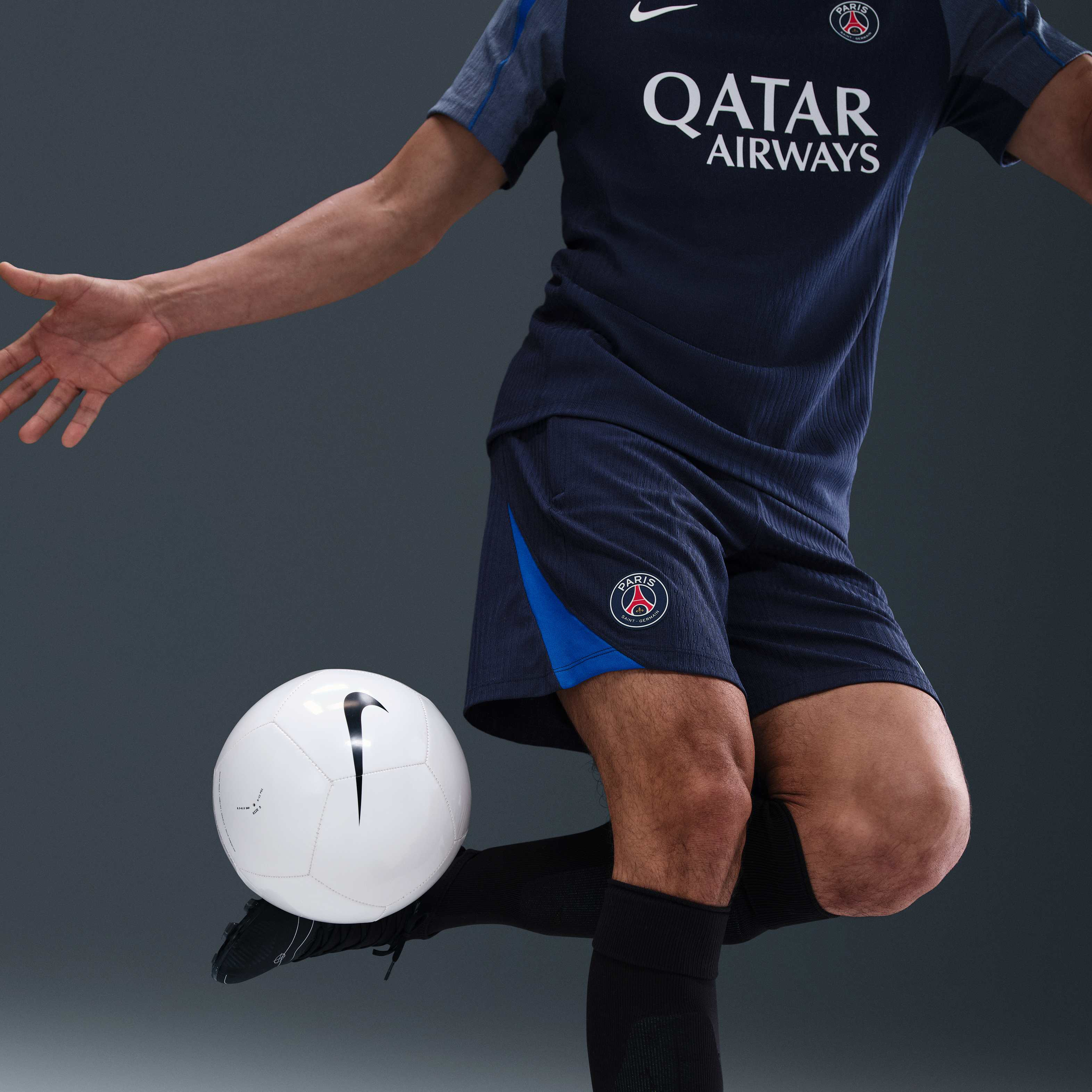 Paris Saint-Germain Strike Elite image number 4