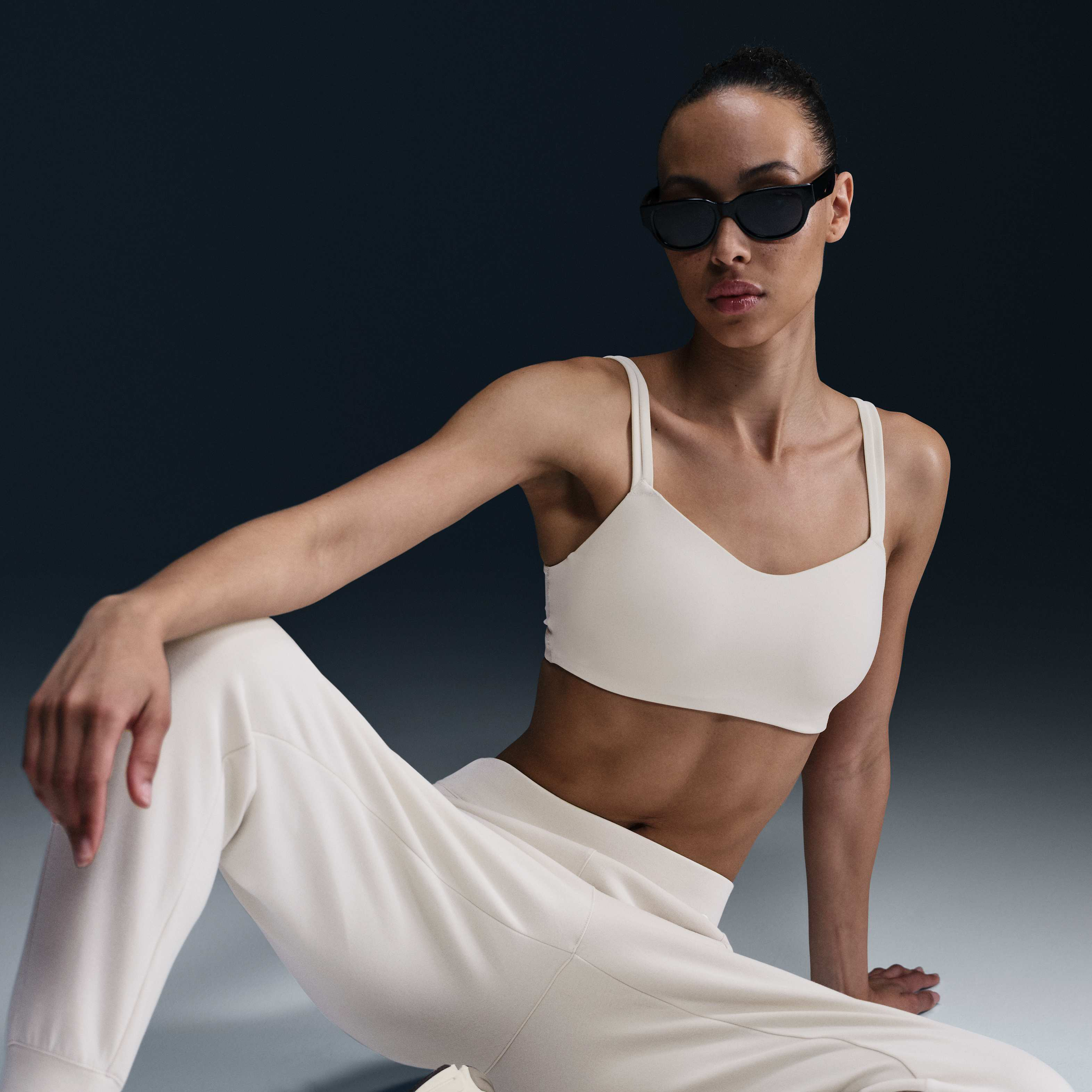 نايكي 24.7 امبوسبلي سوفت image number 4