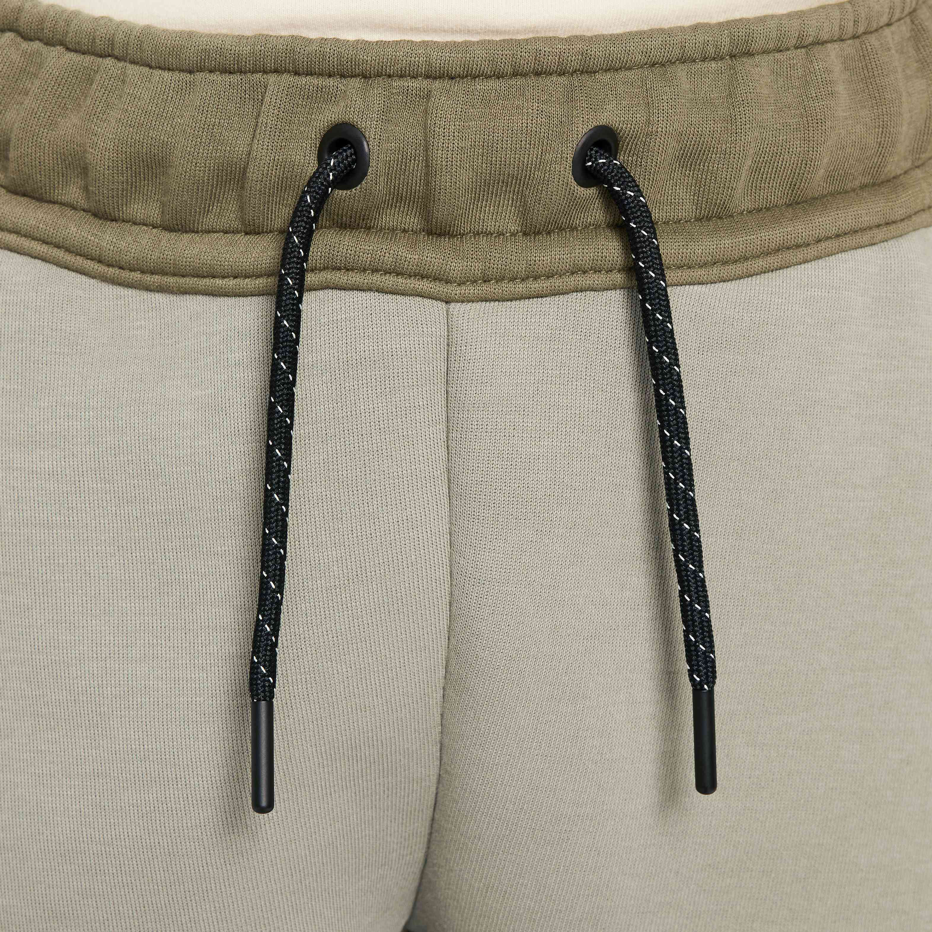 Nike Sportswear Tech Fleece image number 2