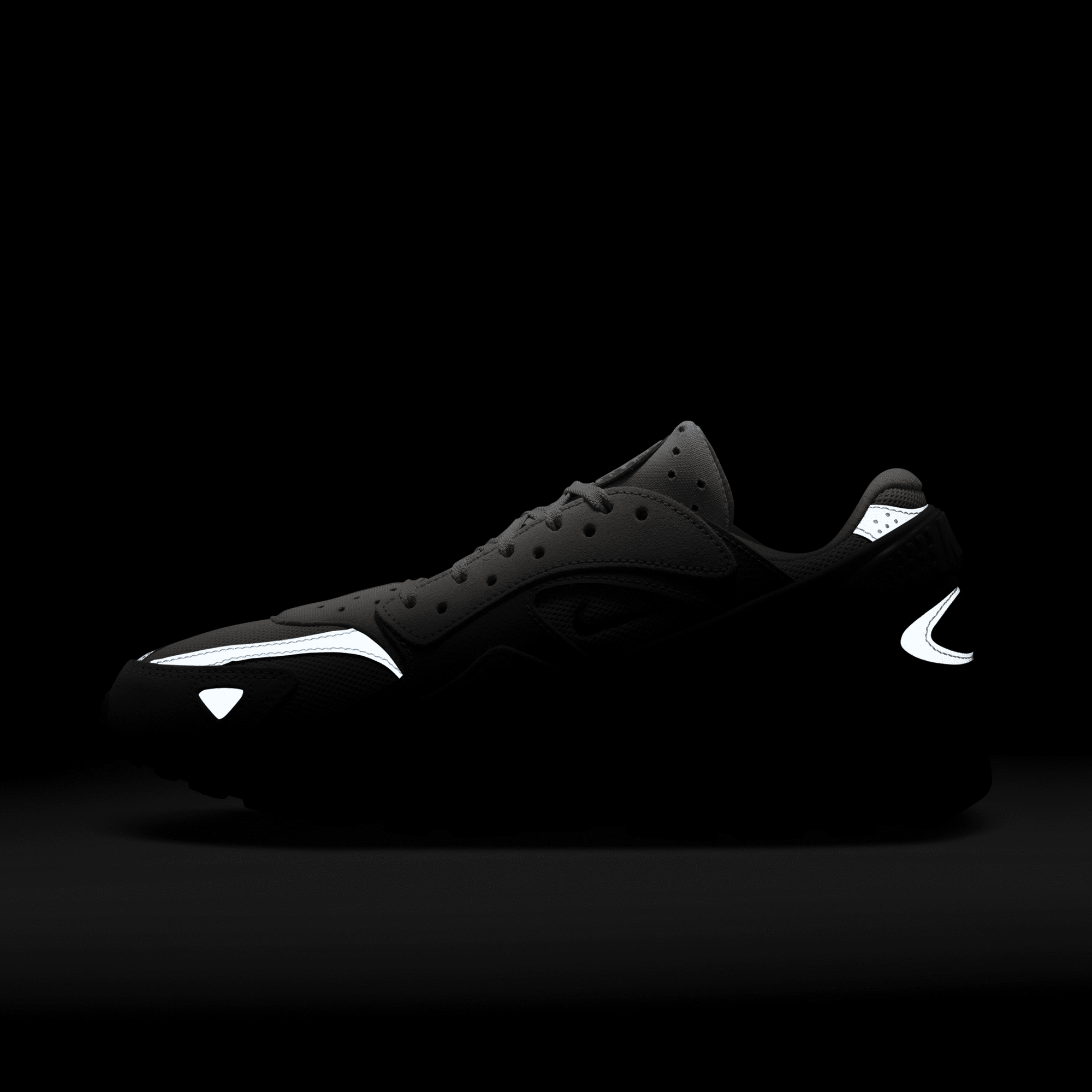 Nike air trainer sales huarache low triple black