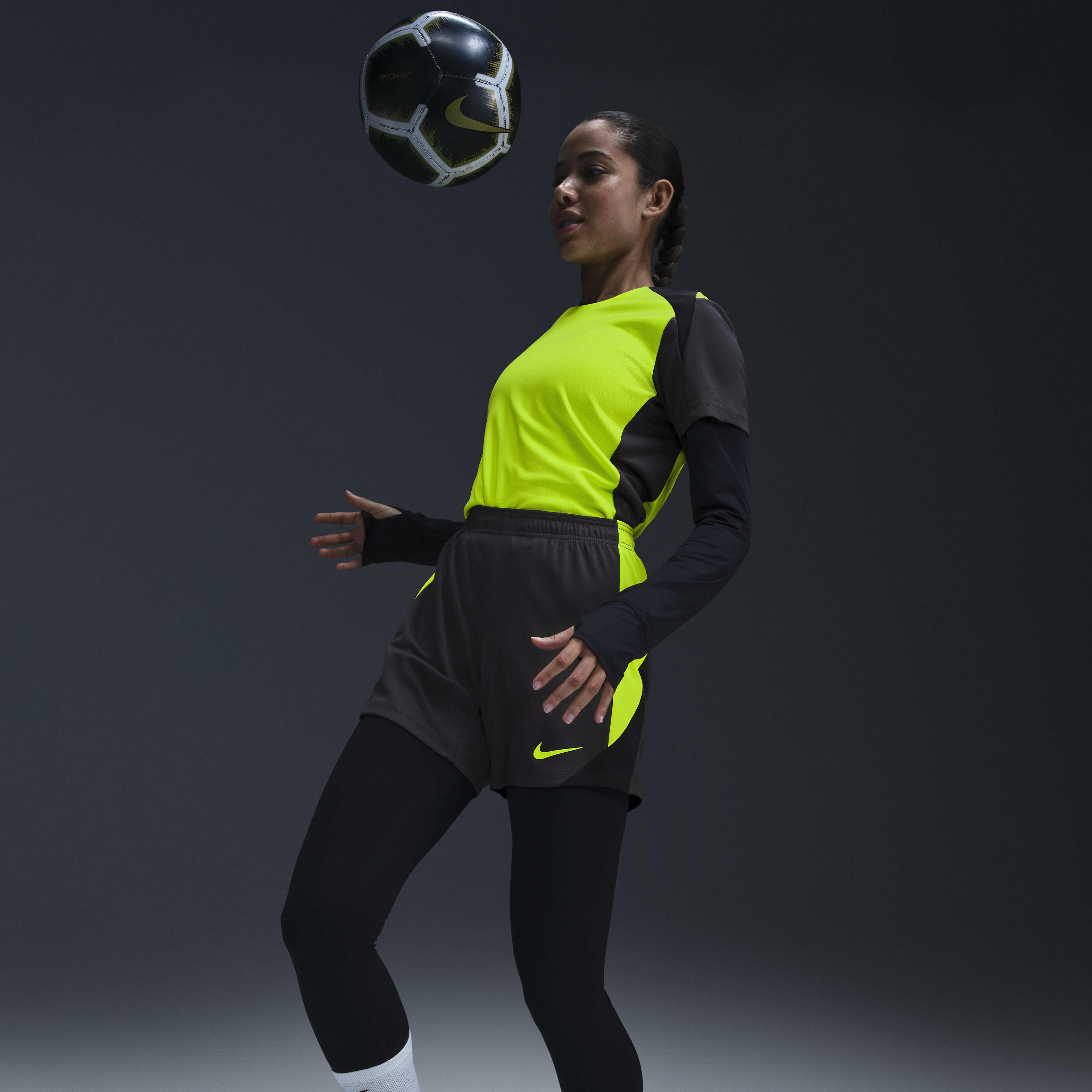 Nike Strike image number 2