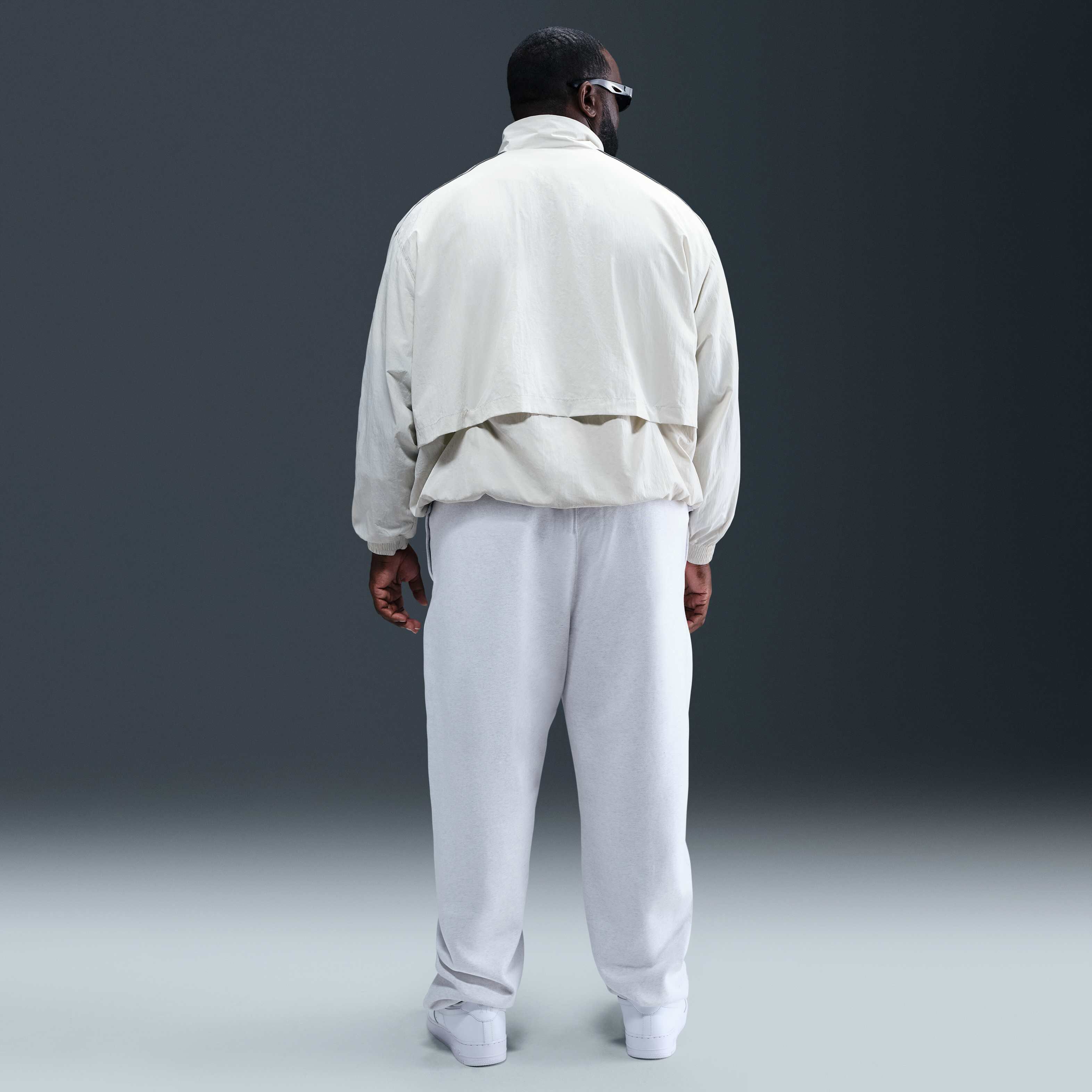 نايكي سبورتسوير سولو سووش image number 13