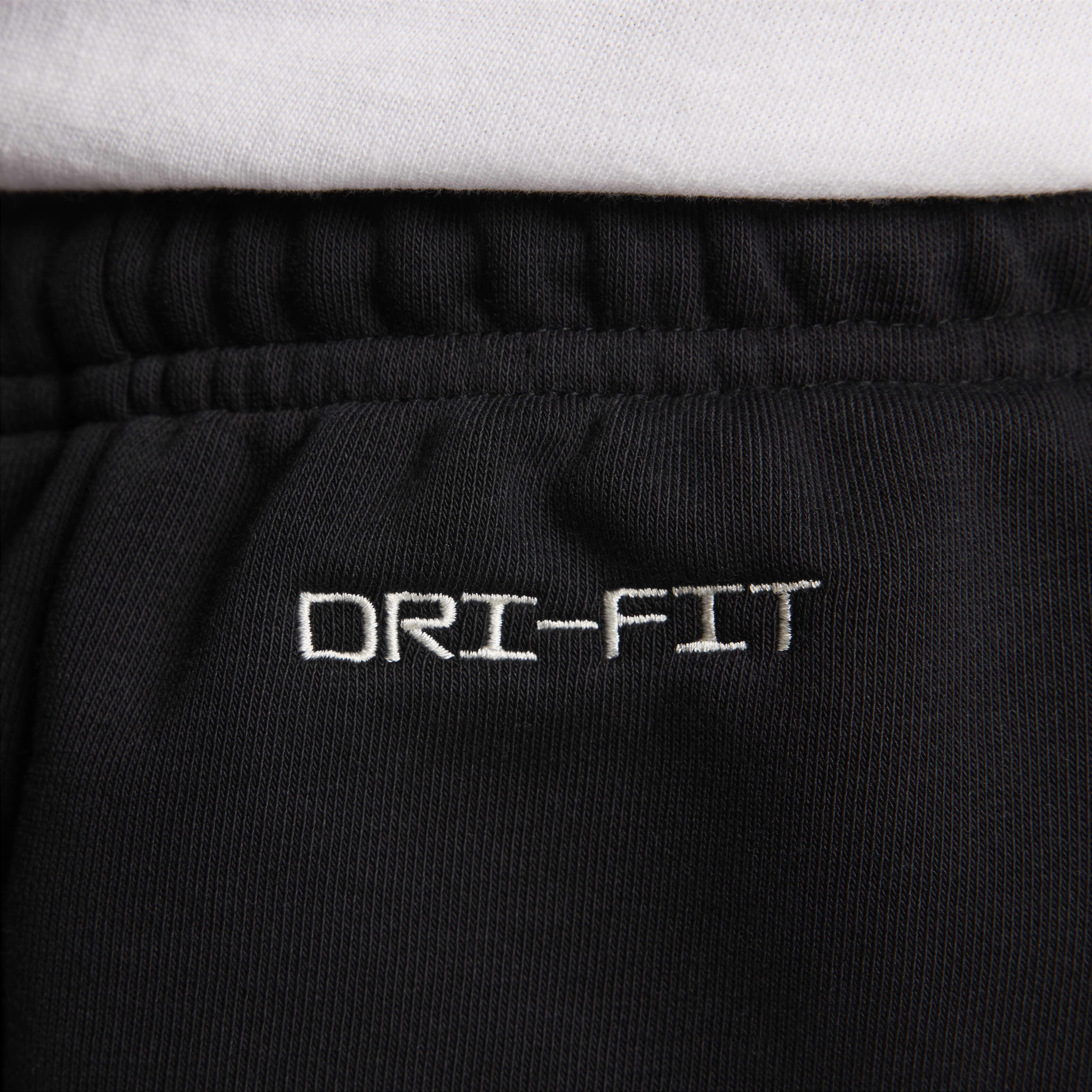 Nike Standard Issue image number 5