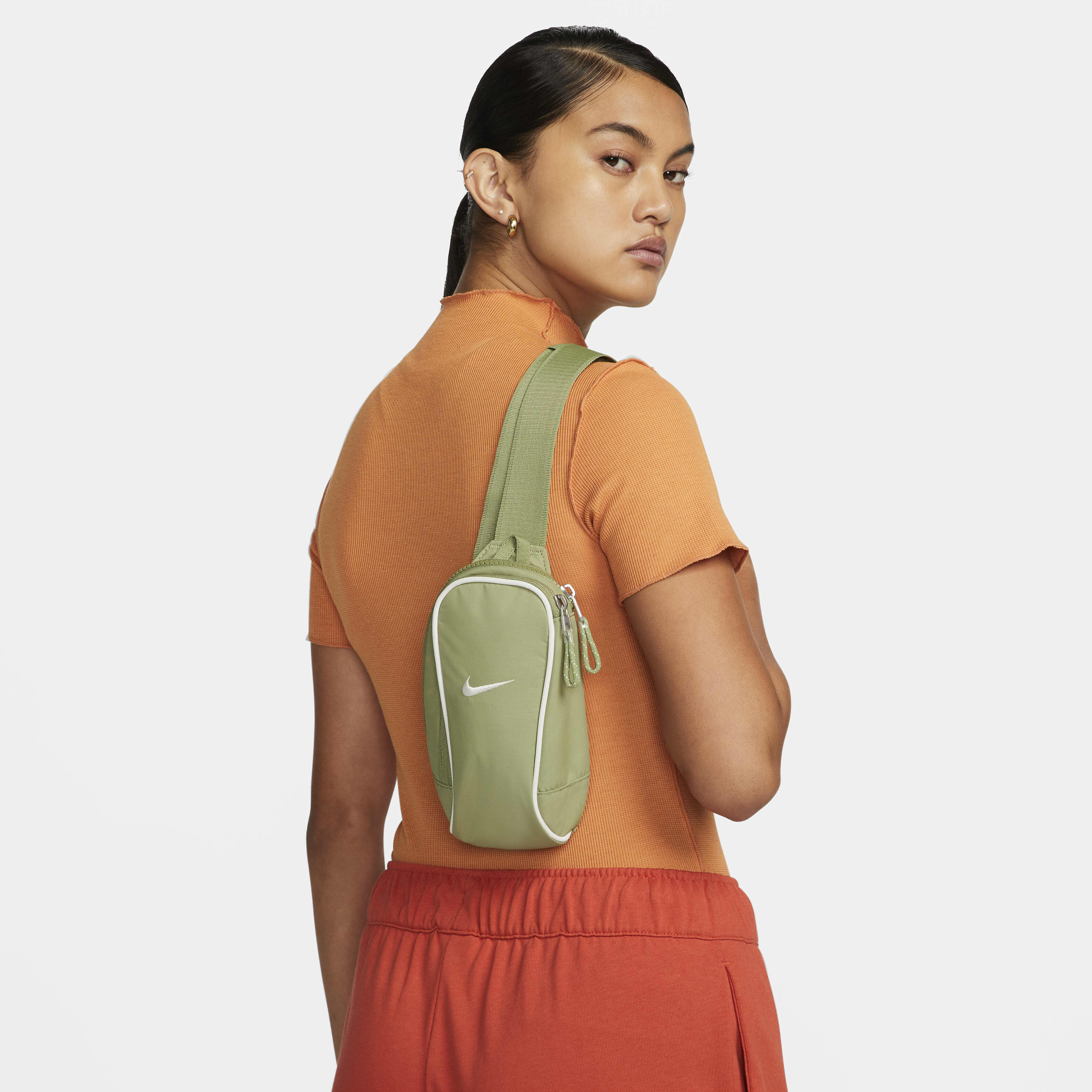 نايكي سبورتسوير ايسنشالز image number 1