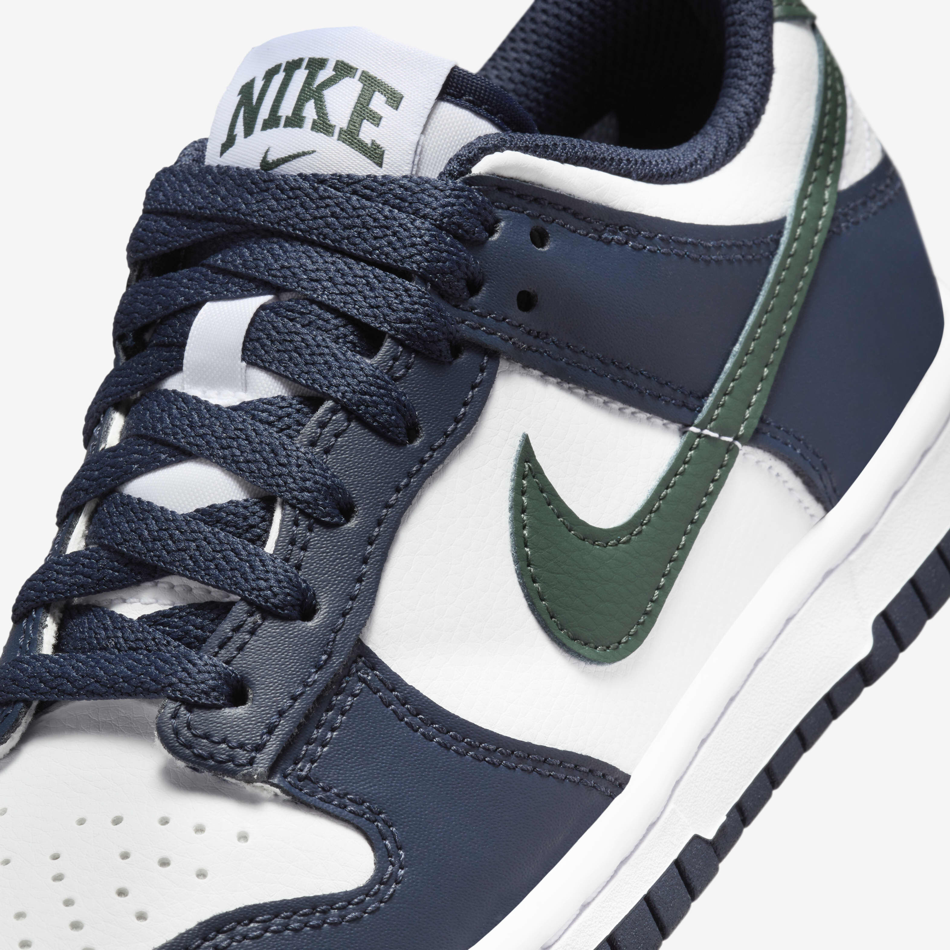 Let's play 2 nike dunks top