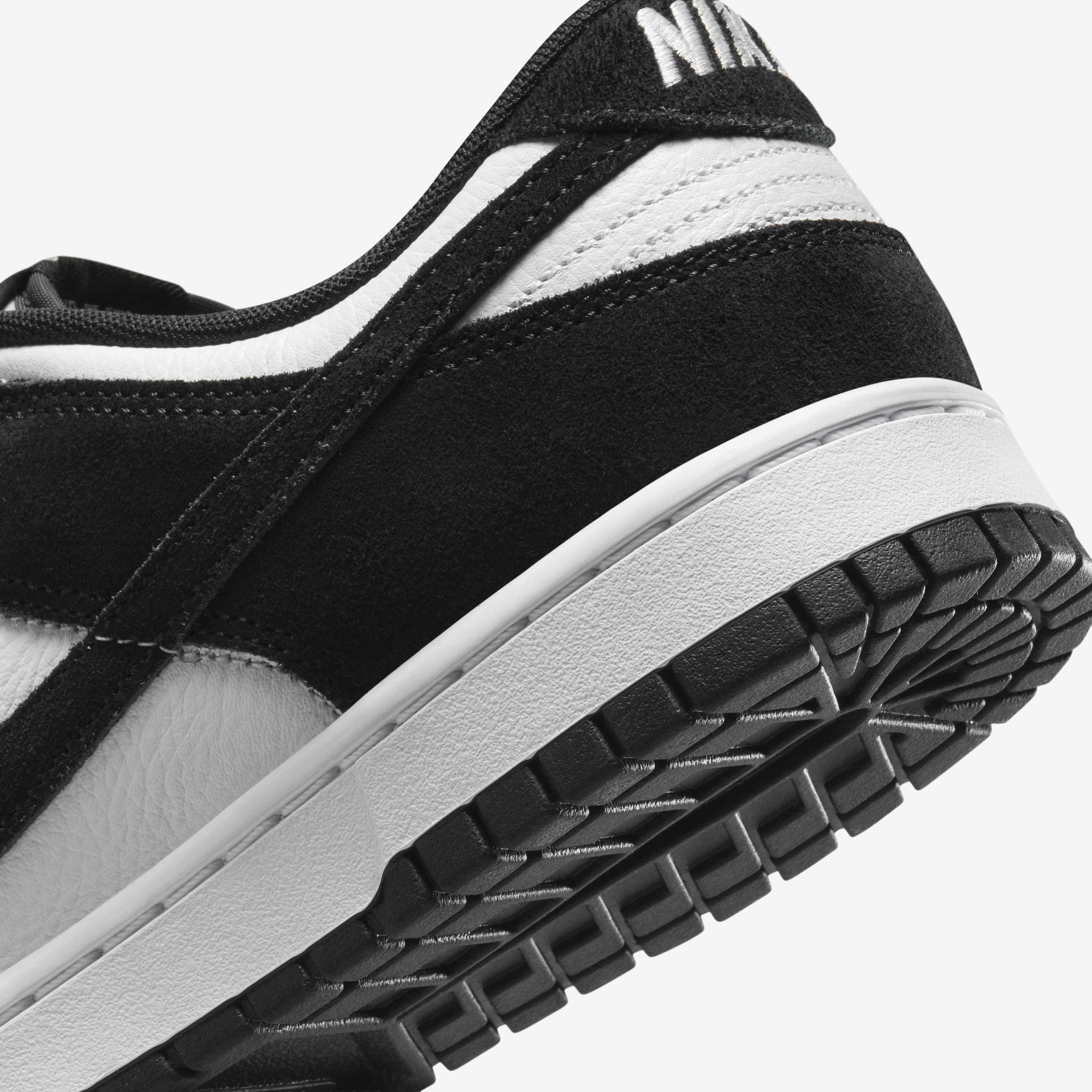 Nike Dunk Low Retro SE Leather/Suede image number 7