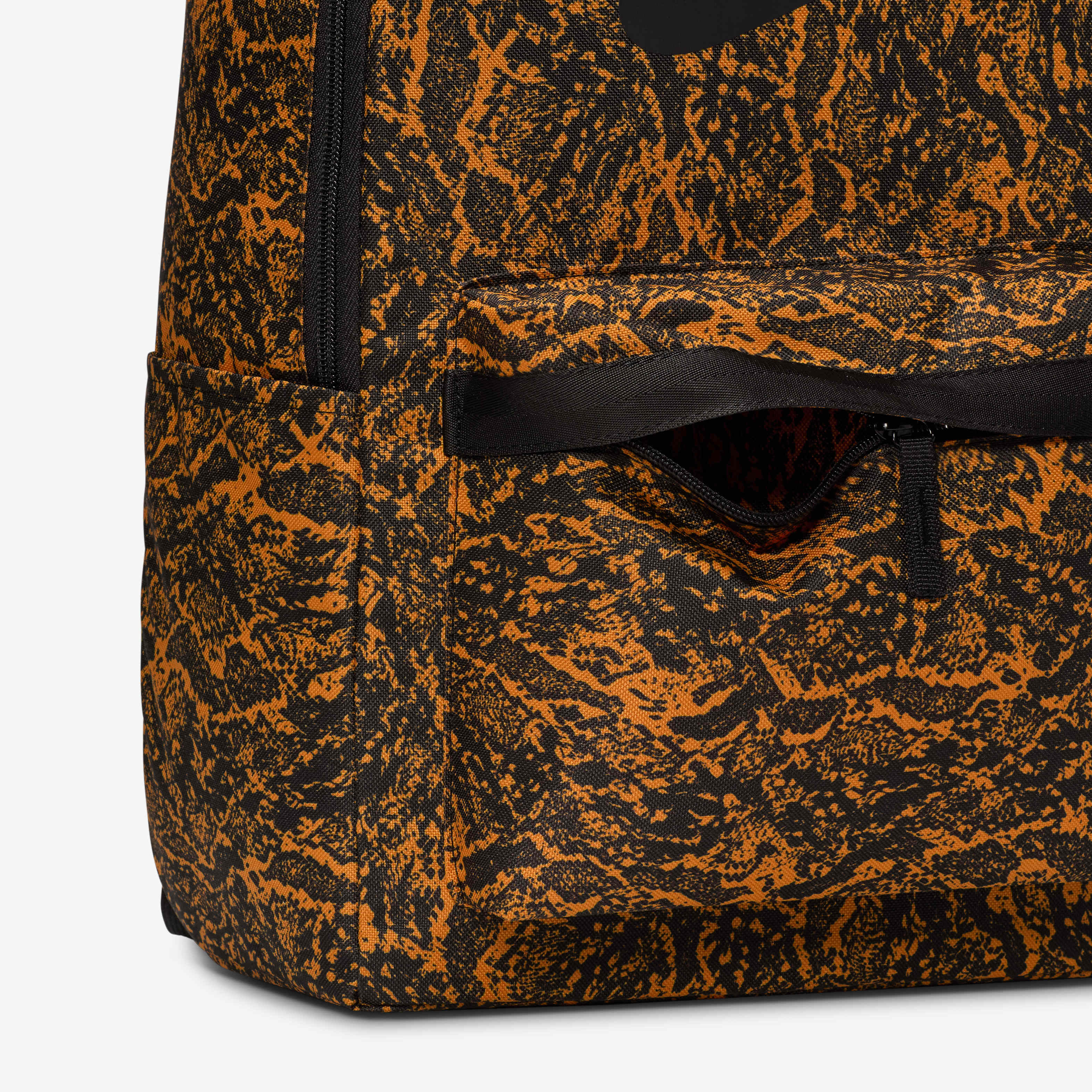 Nike Heritage image number 4