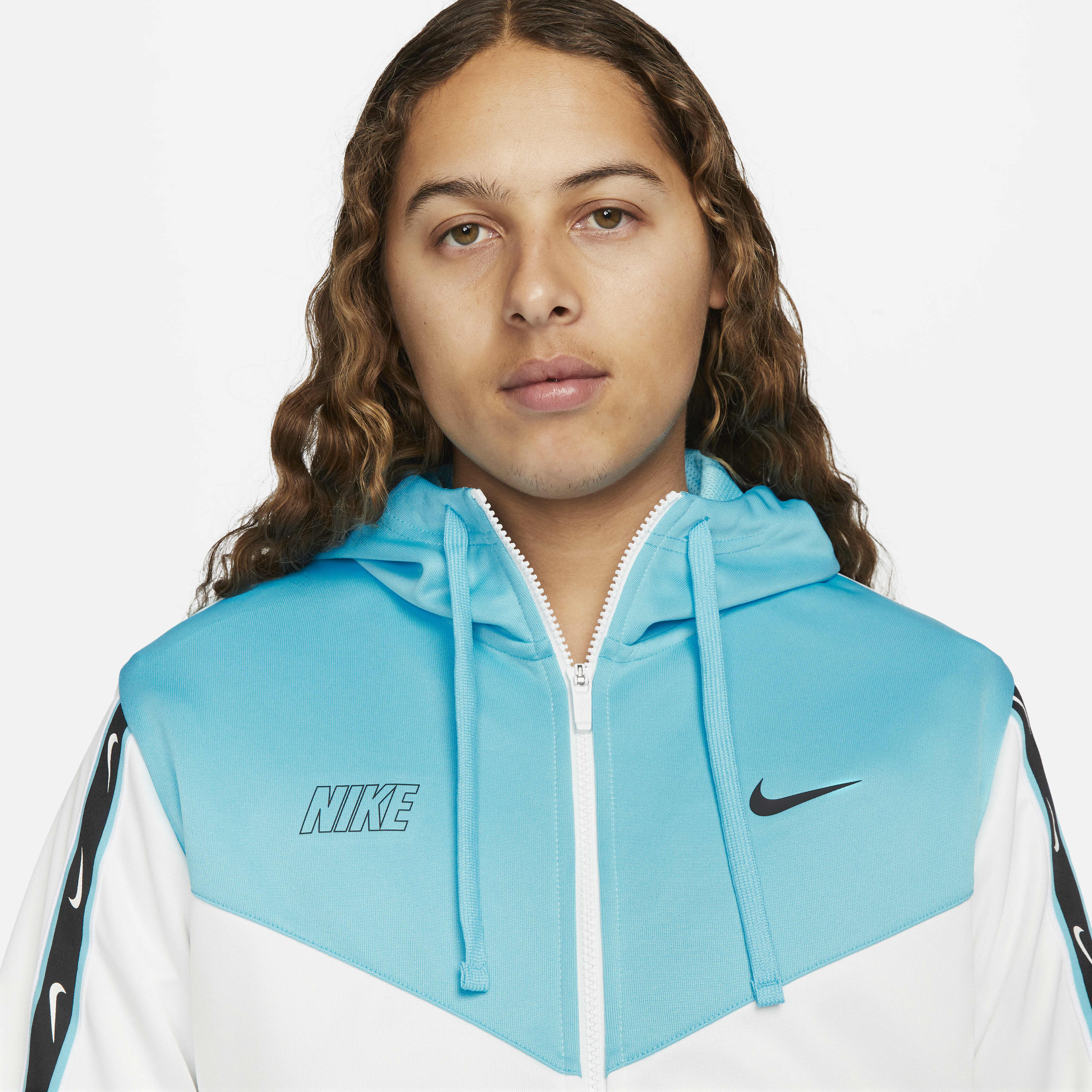 Nike Sportswear Repeat image number 2
