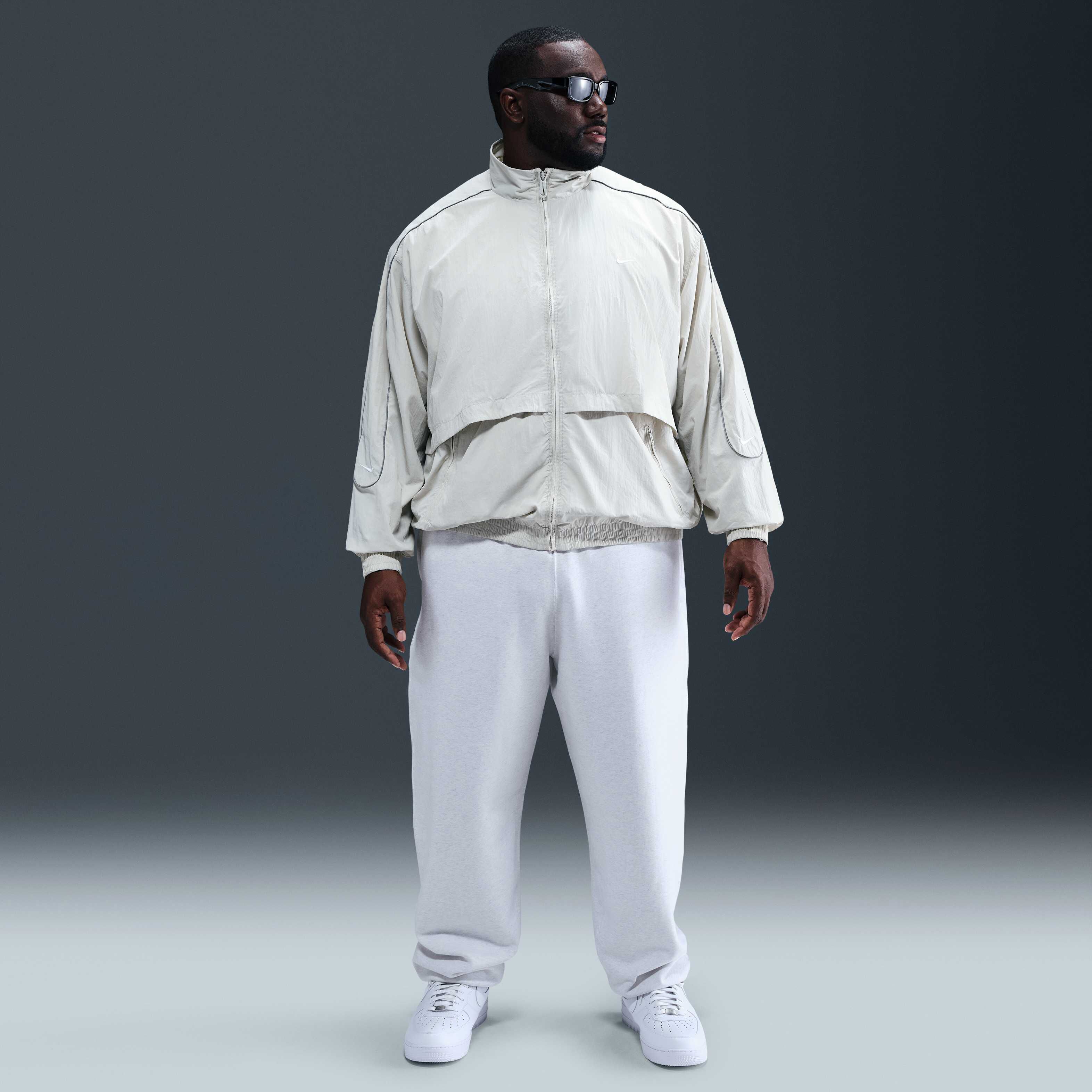 نايكي سبورتسوير سولو سووش image number 12