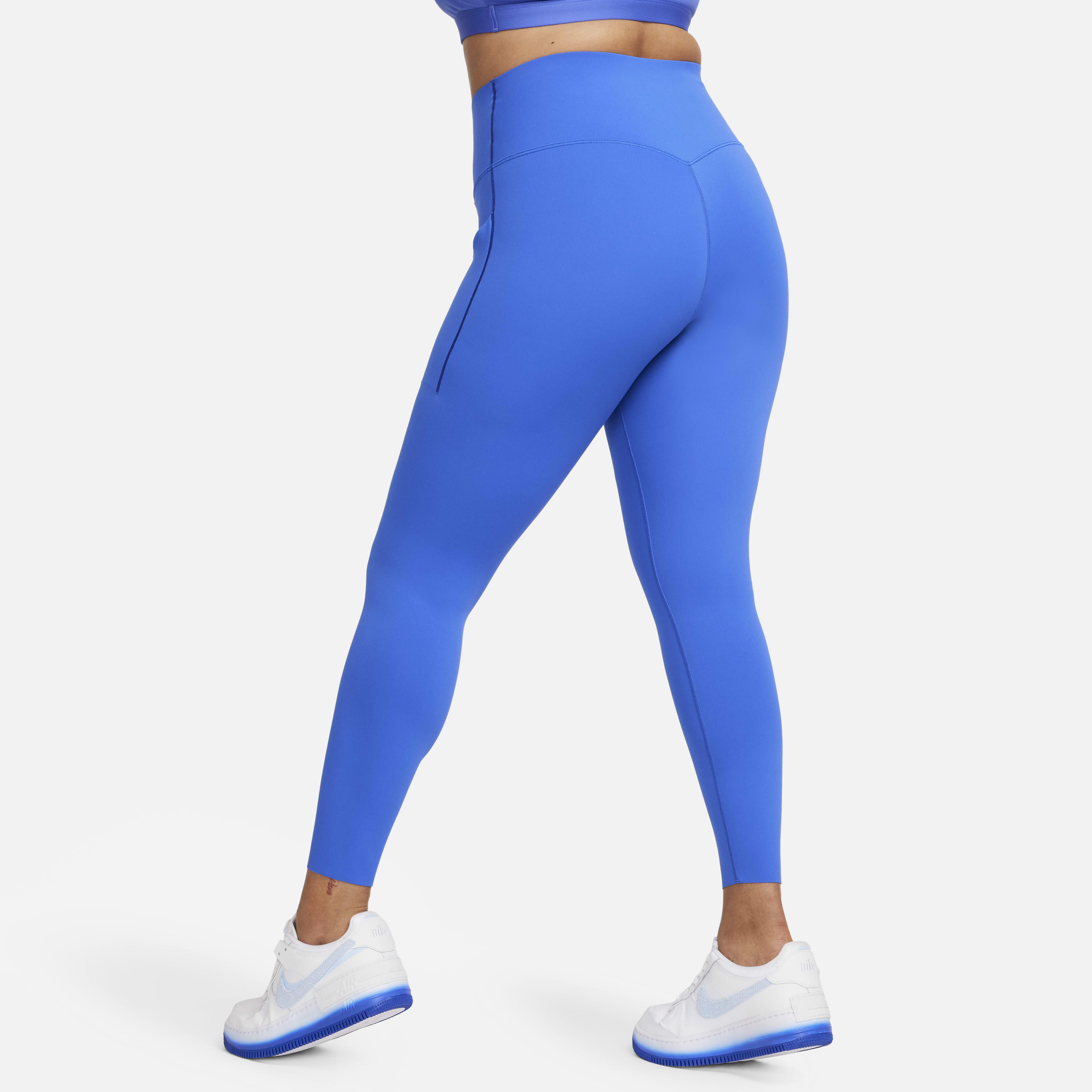 نايكي يونيفيرسا image number 1