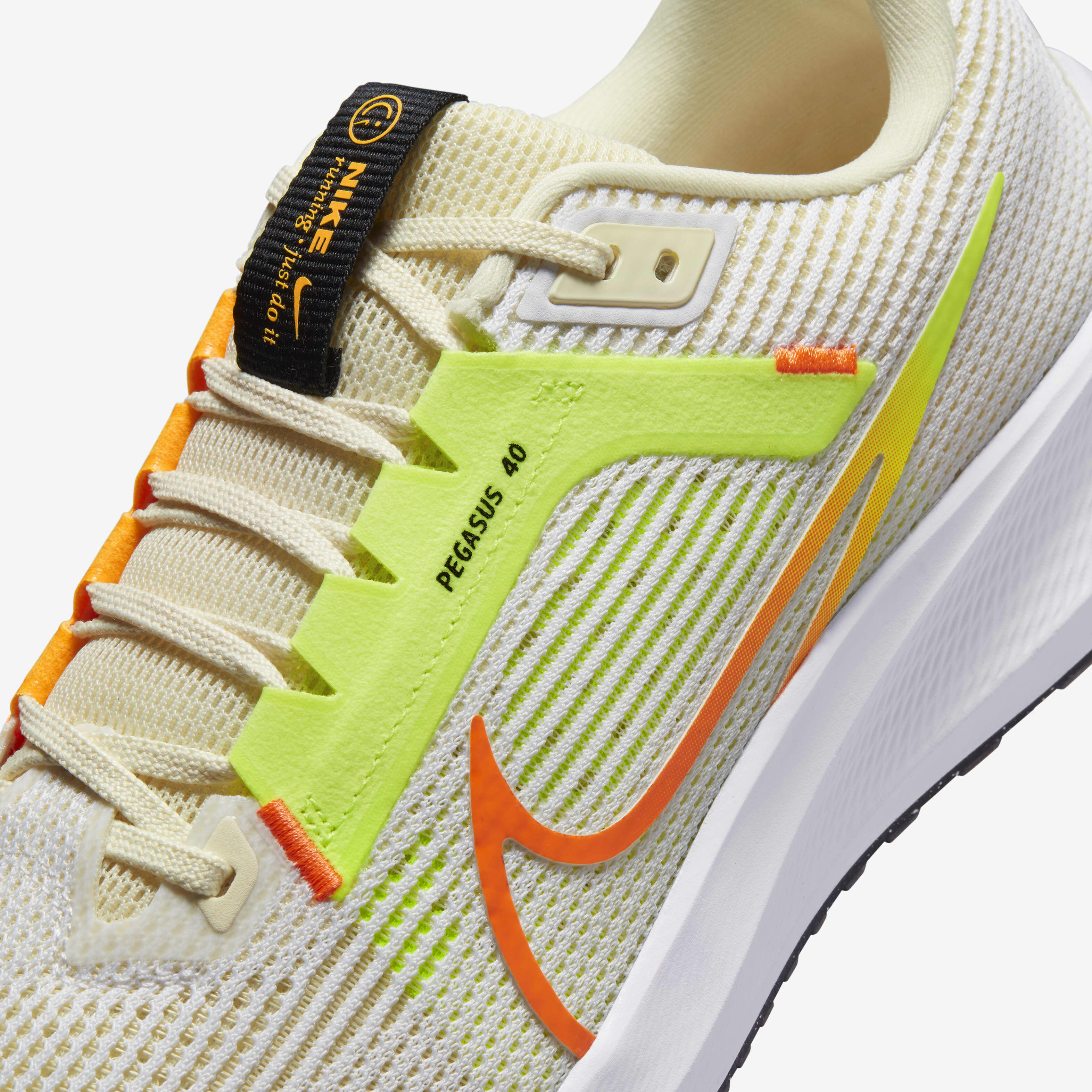 Nike Pegasus 40 image number 10