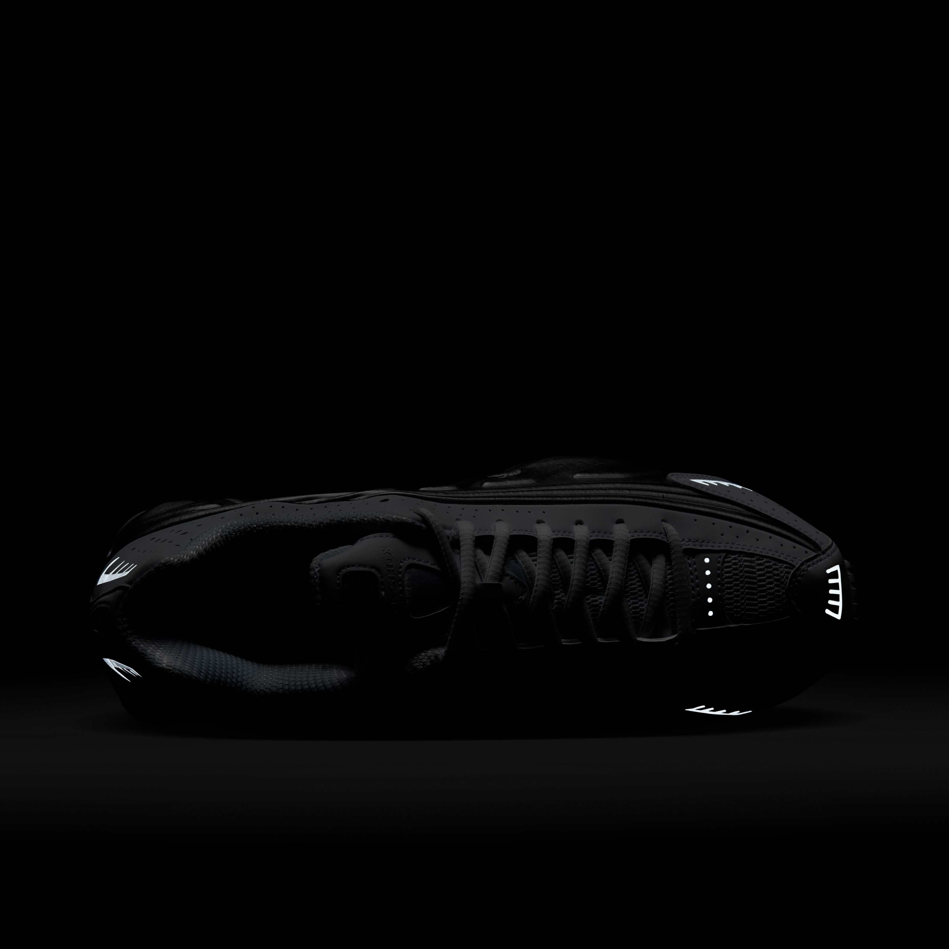 Nike Shox R4 image number 8