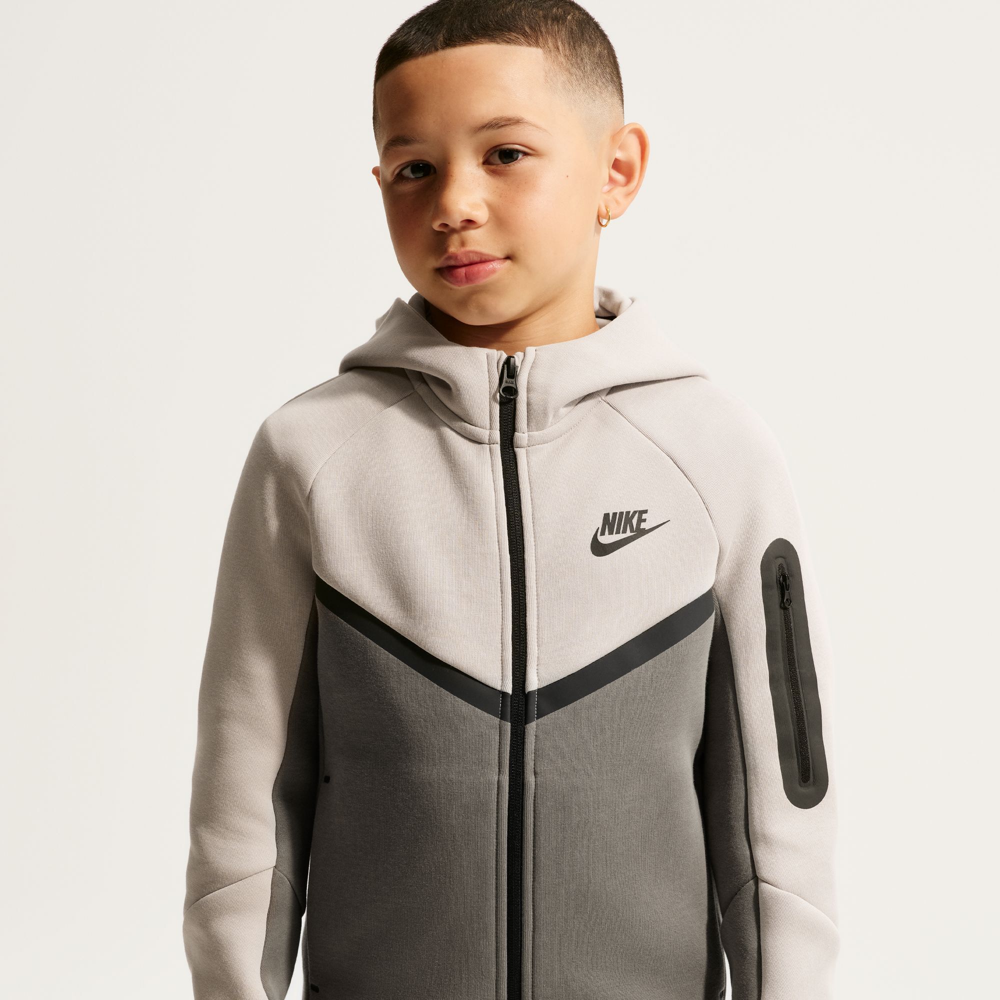 Nike Sportswear Tech Fleece image number 2