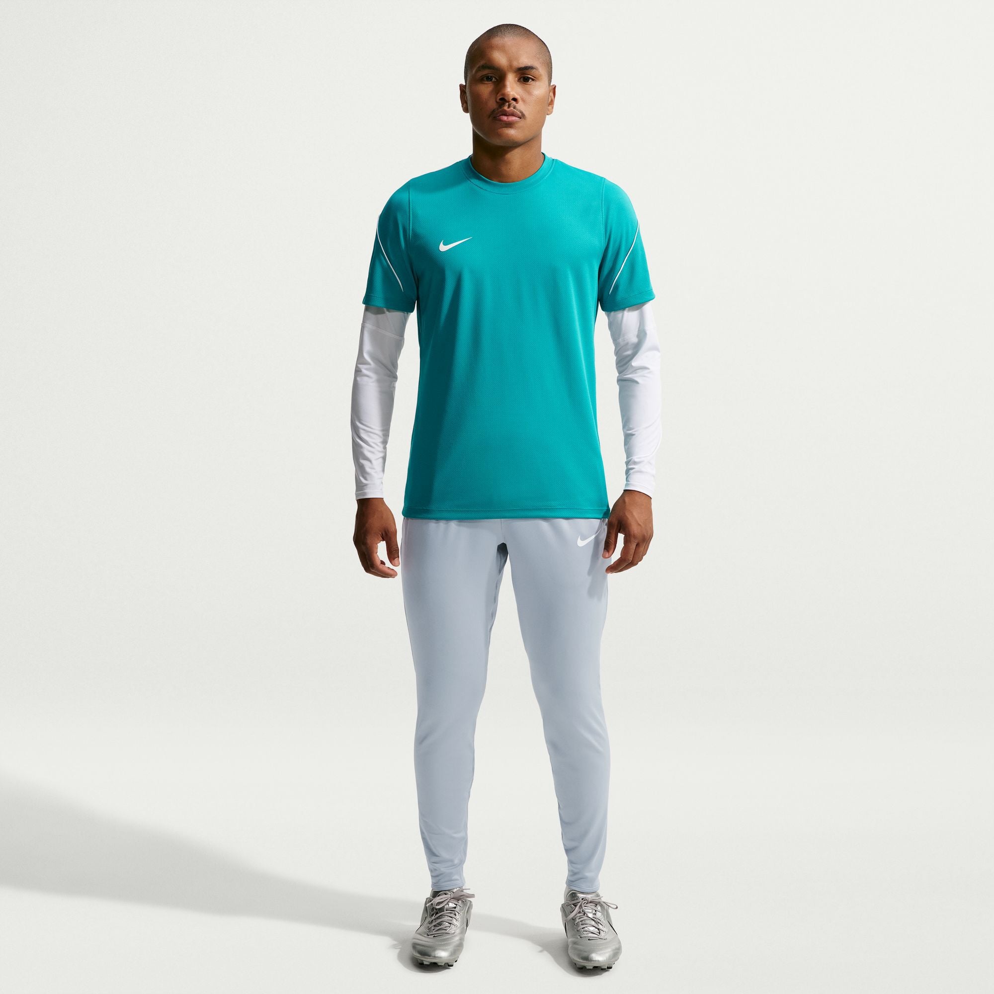 Nike Strike image number 0