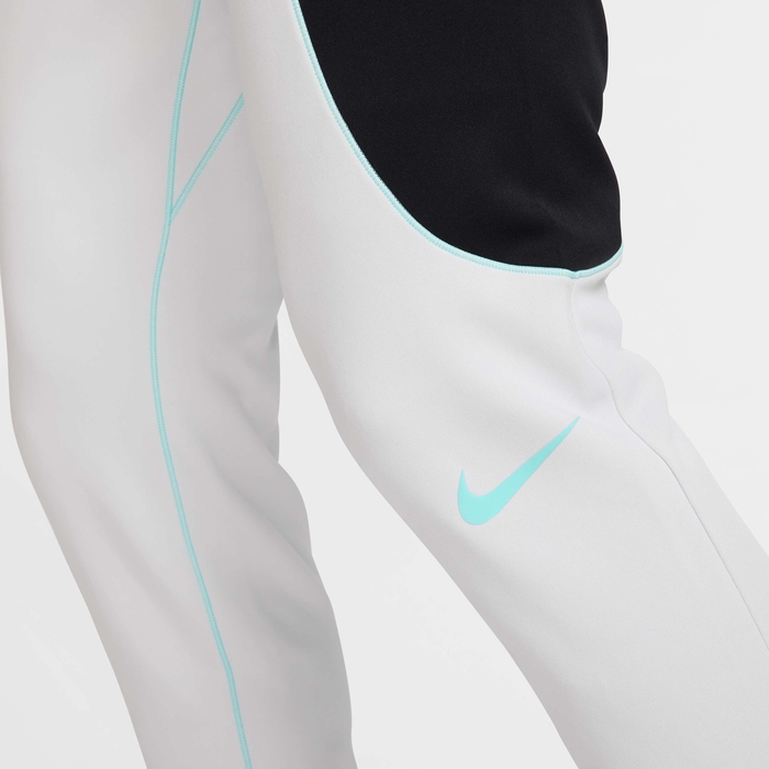 Nike Strike+ image number 7 Nike Strike+ image number 7