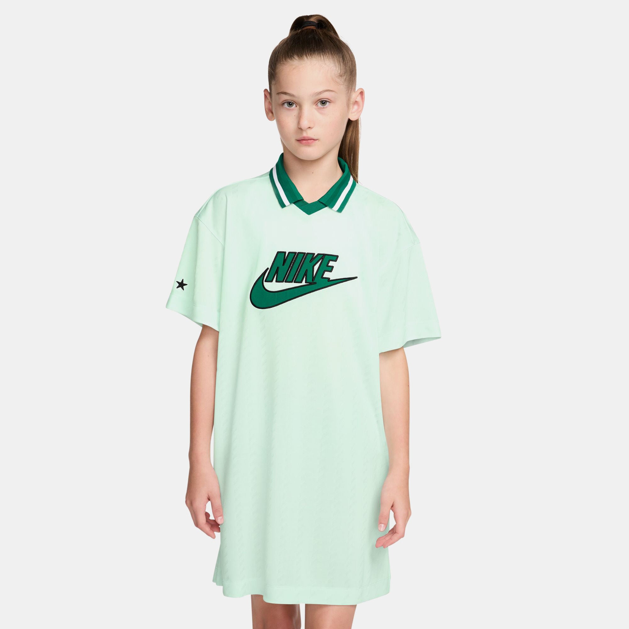 Nike Sportswear image number 0