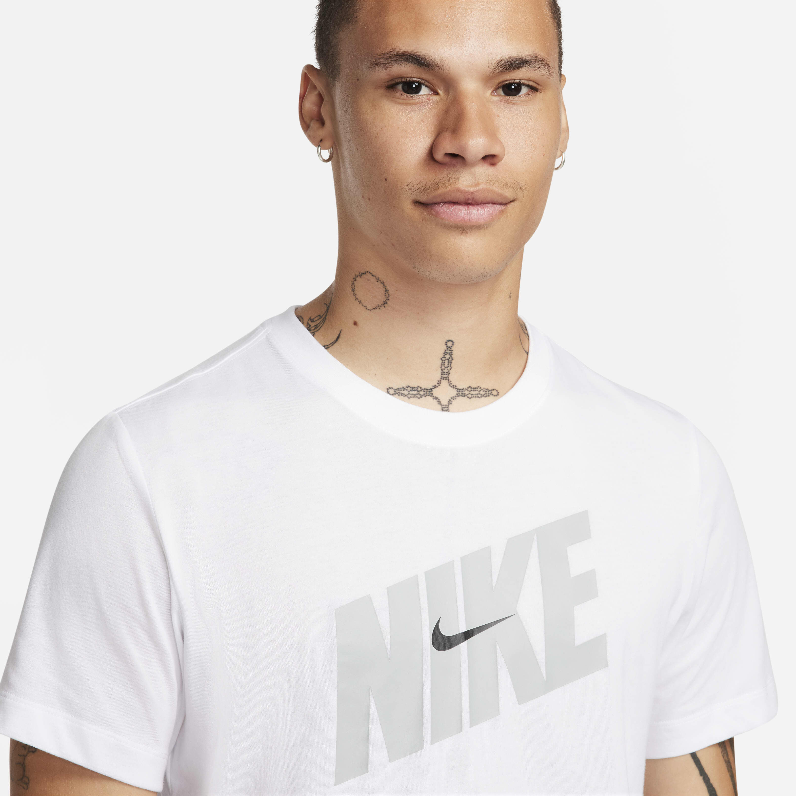 Nike image number 2