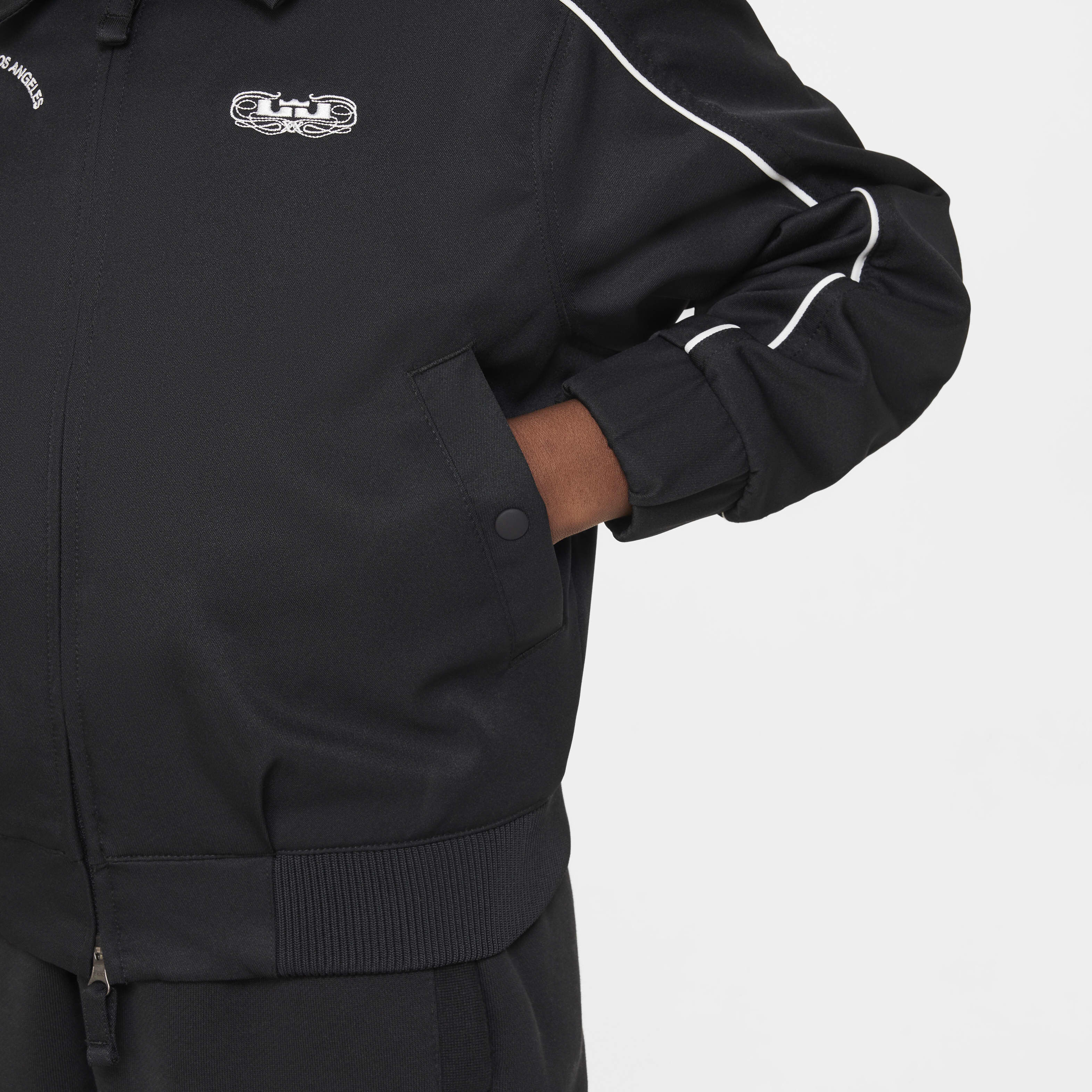 LeBron image number 3