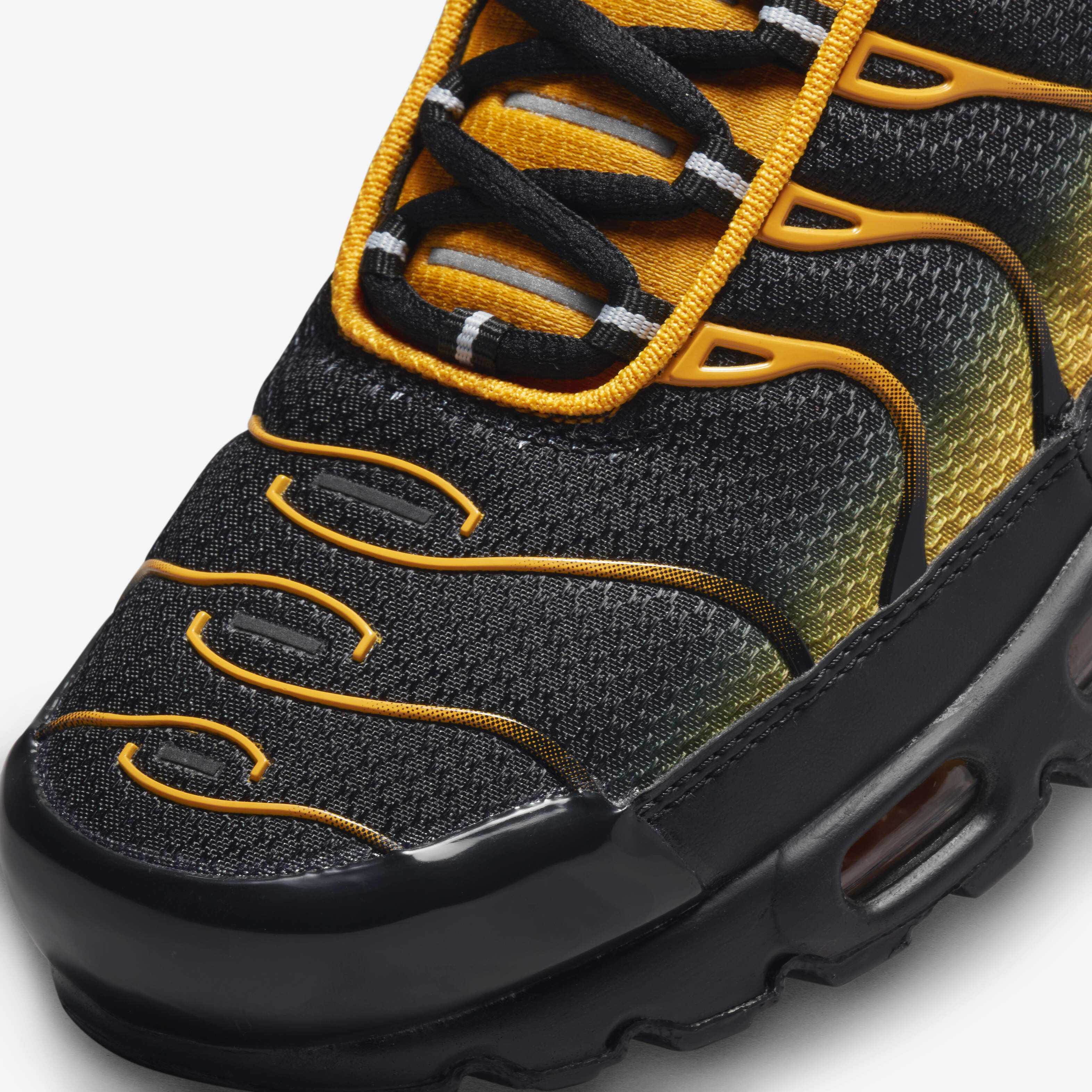 Nike Air Max Plus image number 6