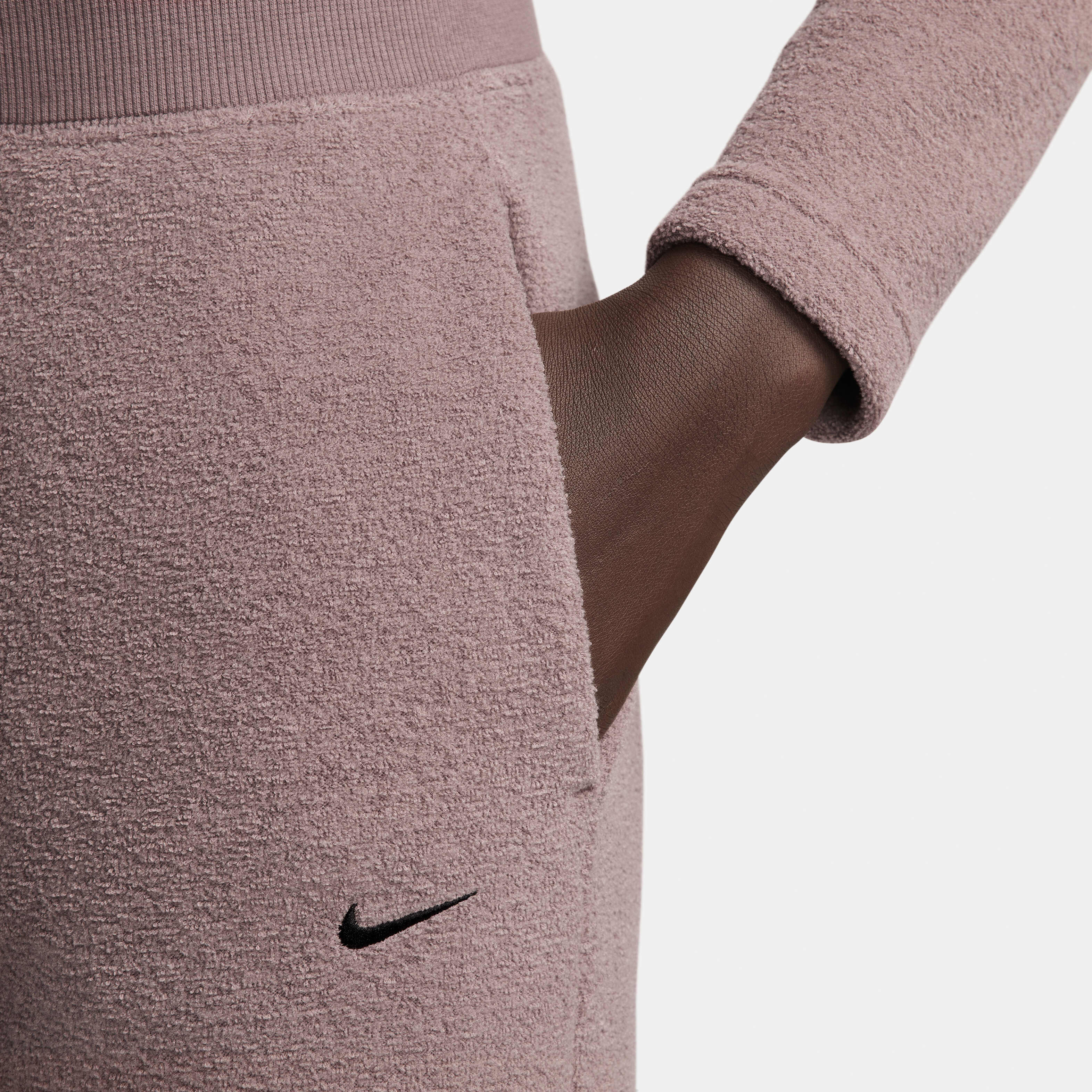 Nike Sportswear Phoenix Plush image number 3