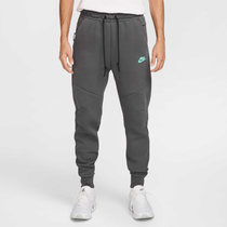 Nike Sportswear Tech