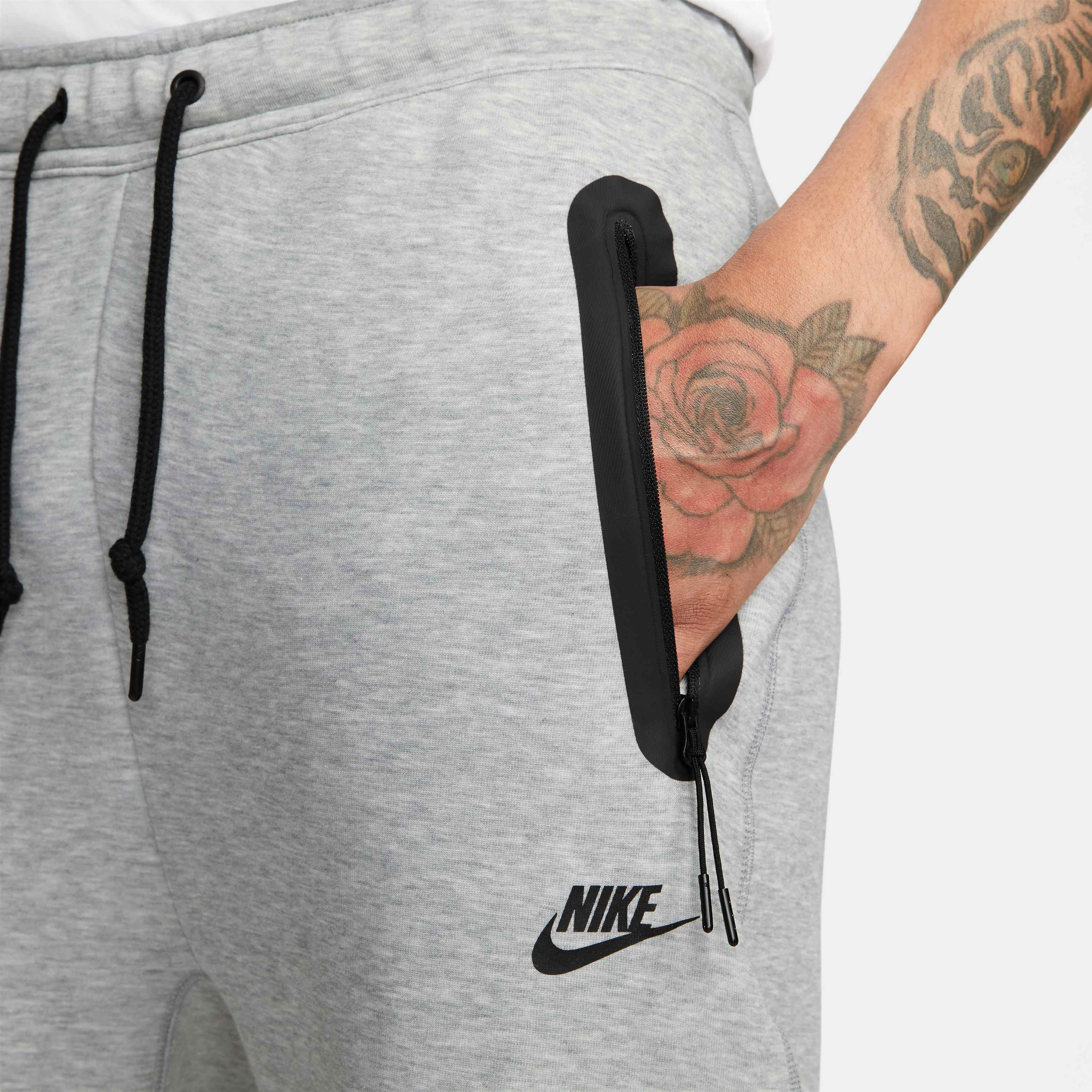 Nike Sportswear Tech Fleece image number 2