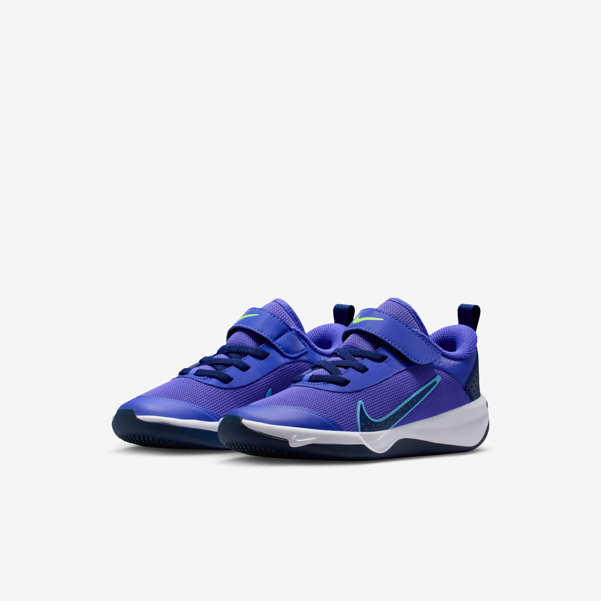 Buy Nike Omni Multi-Court Younger Kids' Shoes Persian Violet - Main Image