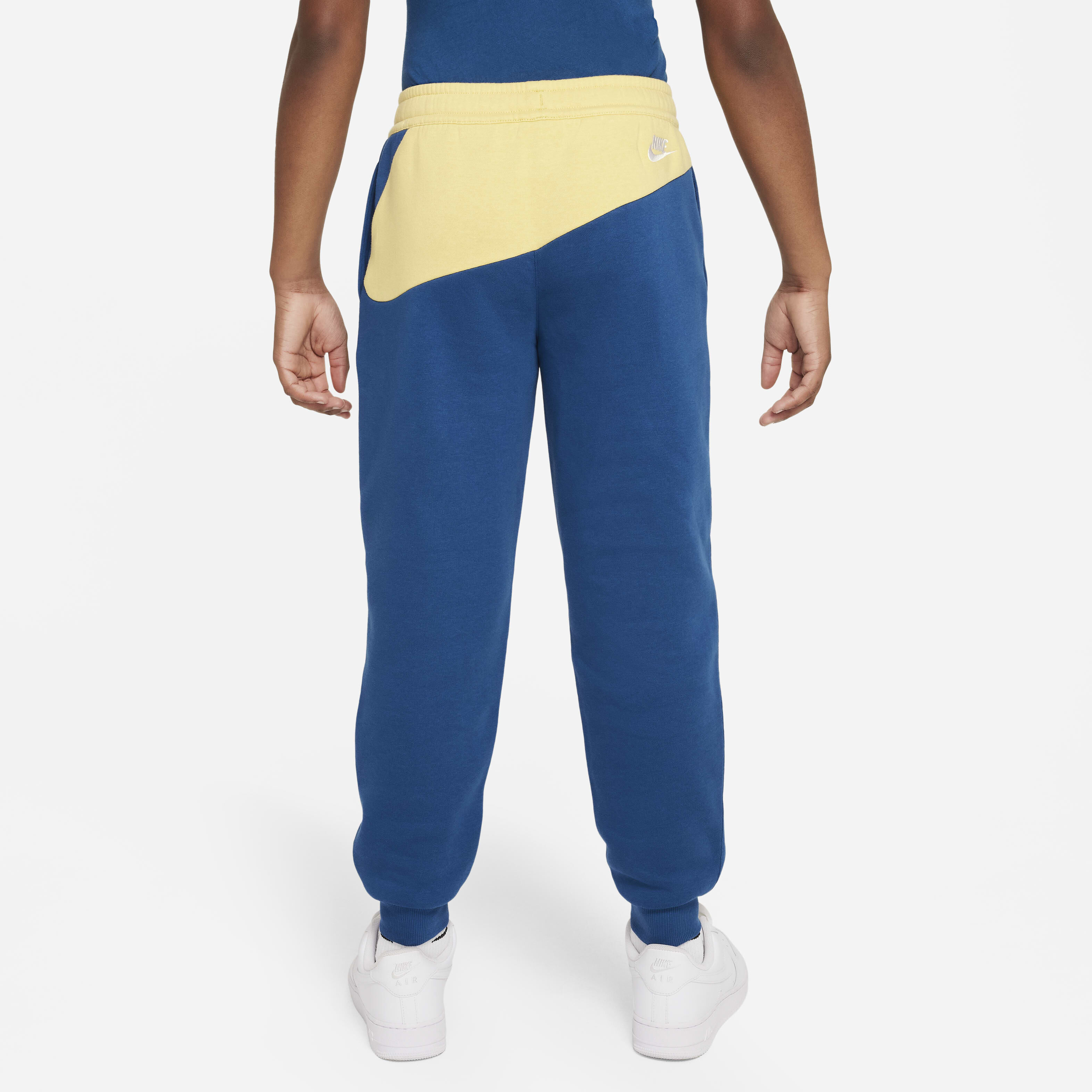 Nike Sportswear Amplify image number 1