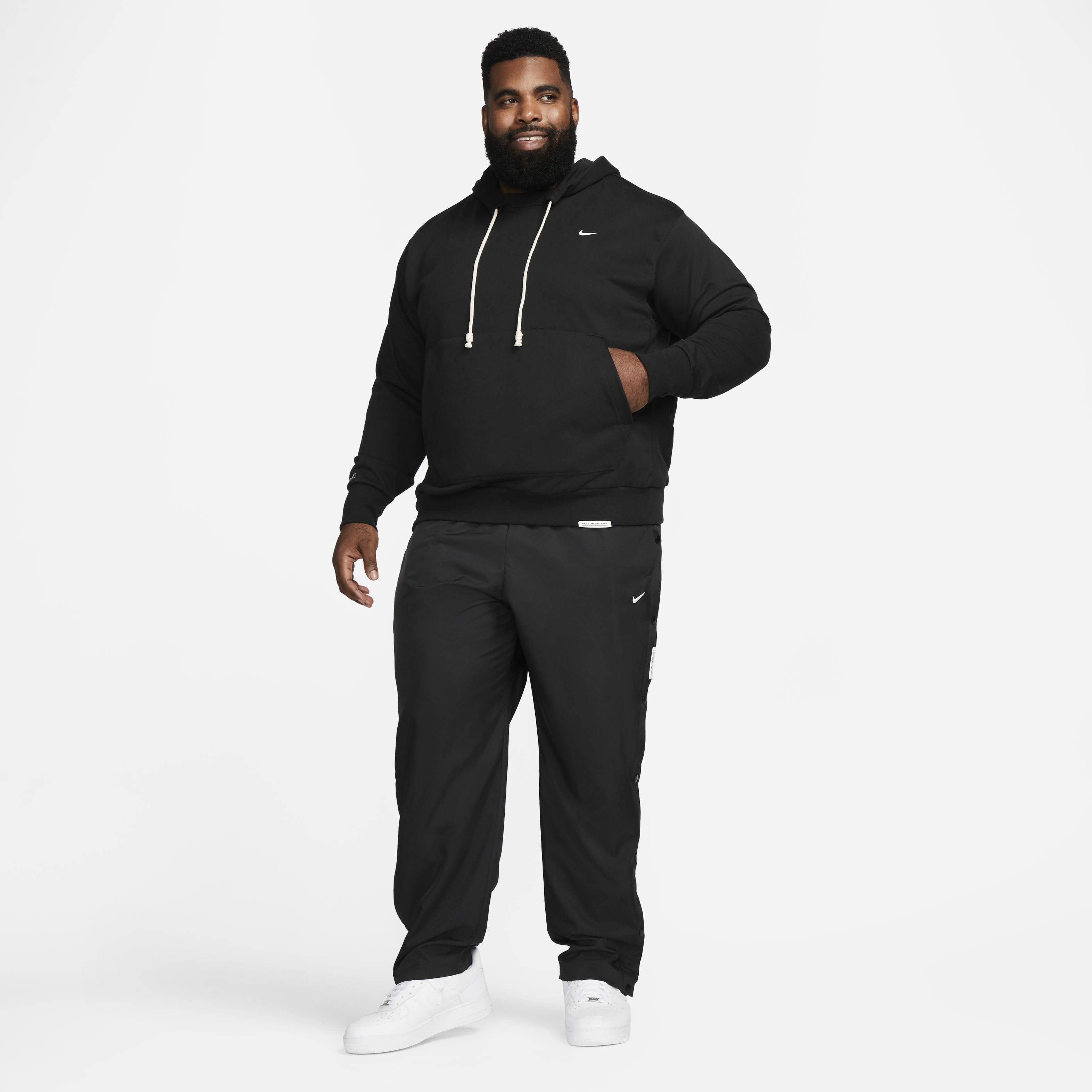 Buy Nike Standard Issue Men's Dri-FIT Pullover Basketball Hoodie -  Black/Pale Ivory | Nike Saudi Official