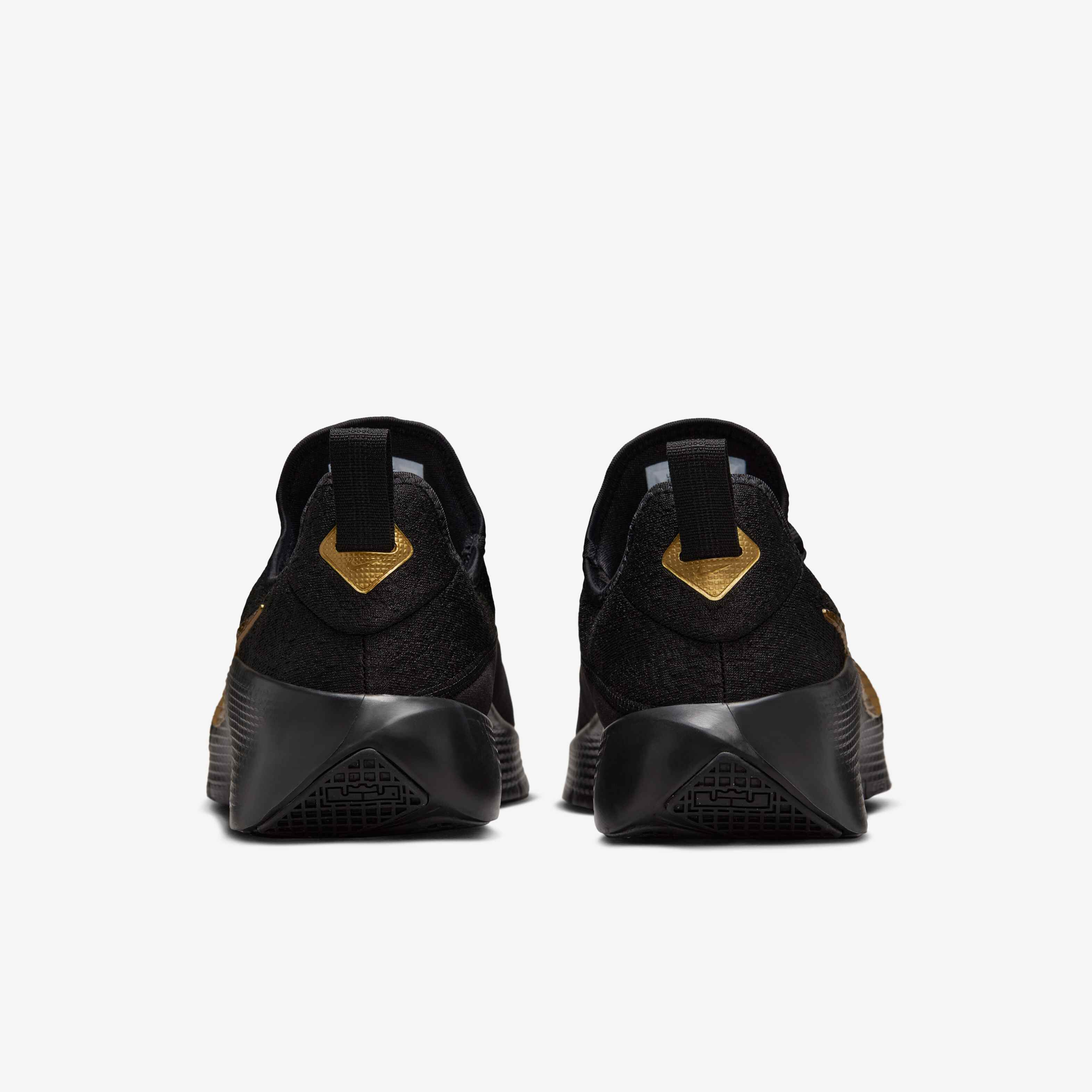 ليبرون تي ار 1 image number 5