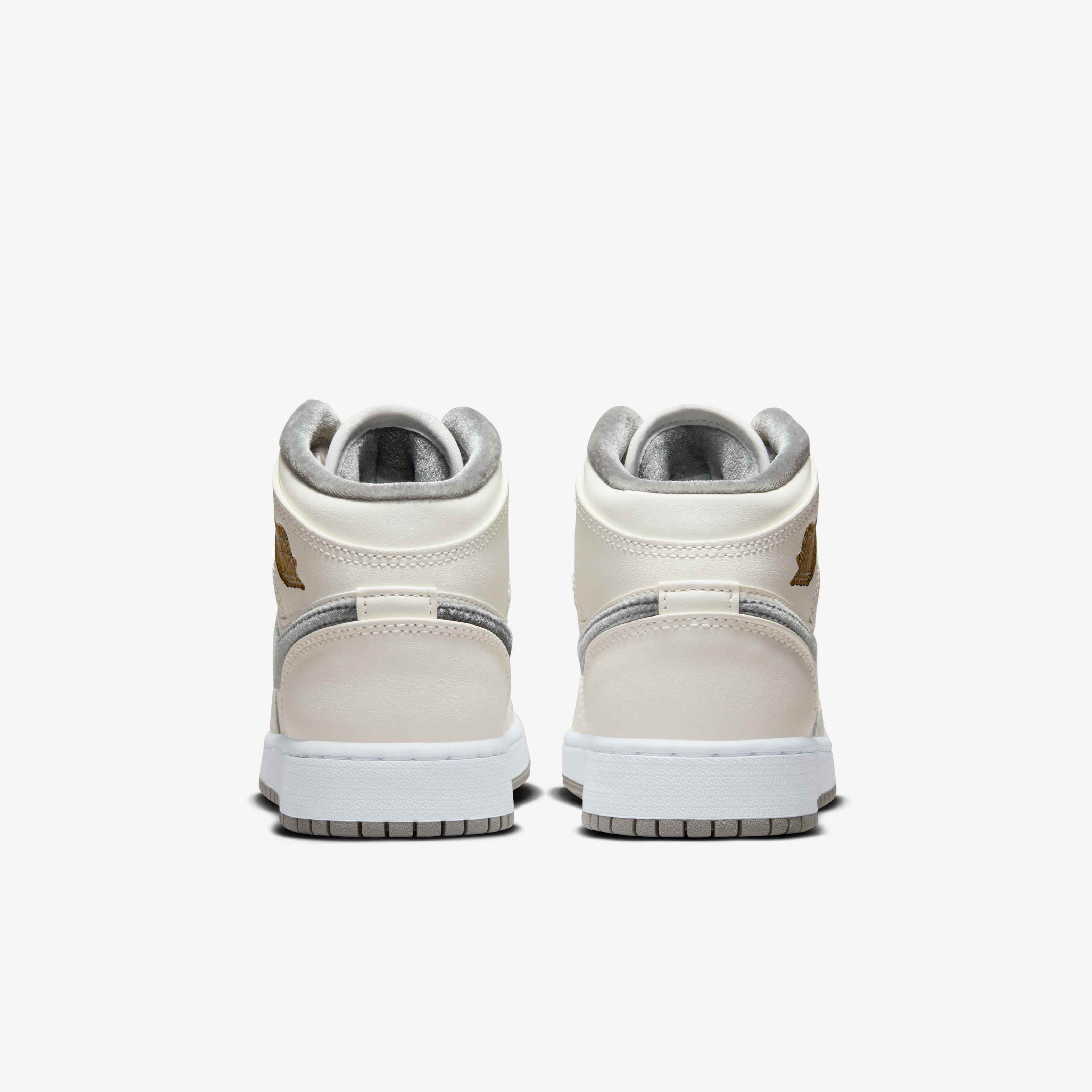 Air Jordan 1 Mid SE image number 5