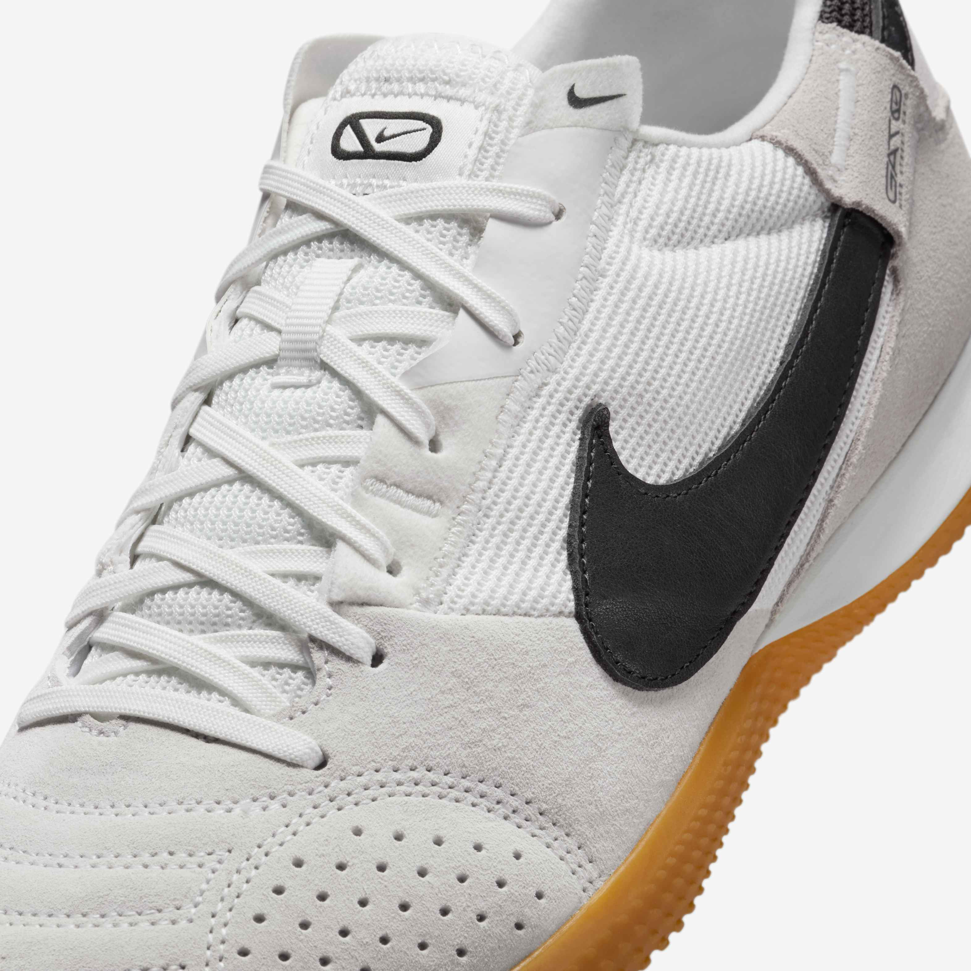 نايكي ستريتجاتو image number 6