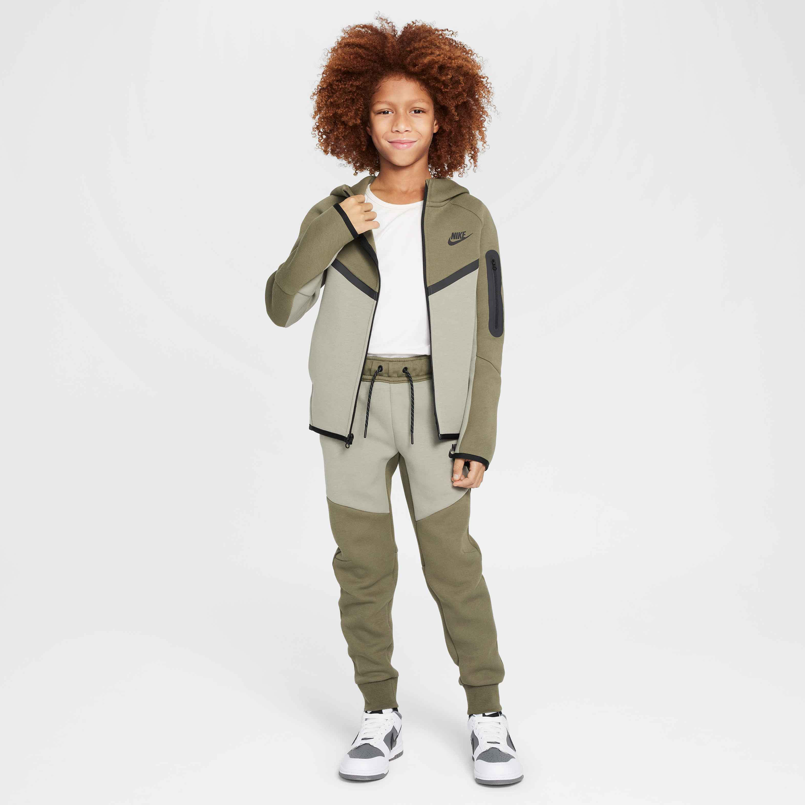 نايكي سبورتسوير تك فليس image number 7