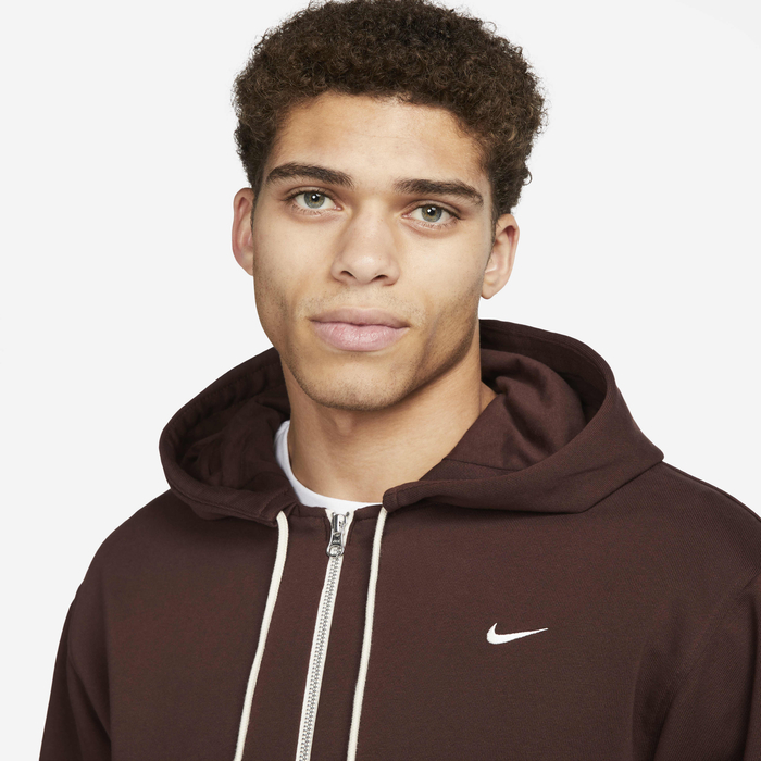 Nike Standard Issue image number 2 Nike Standard Issue image number 2