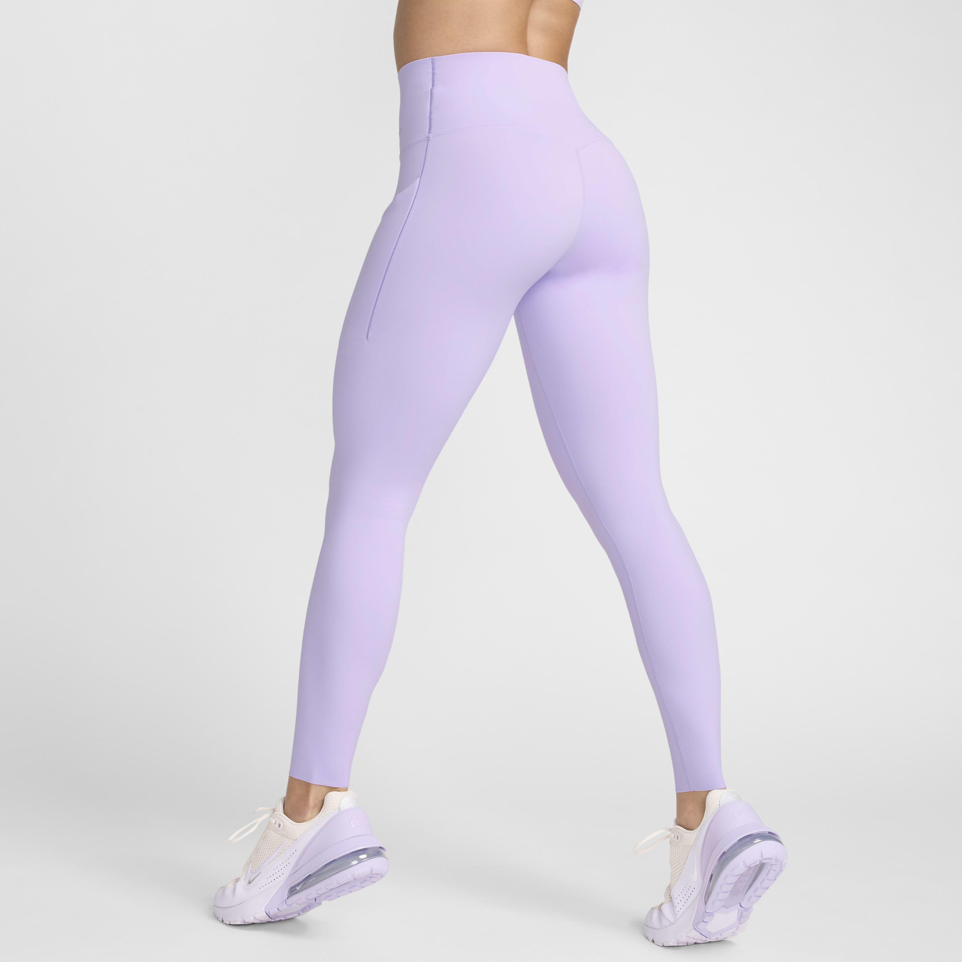 نايكي يونيفيرسا image number 1