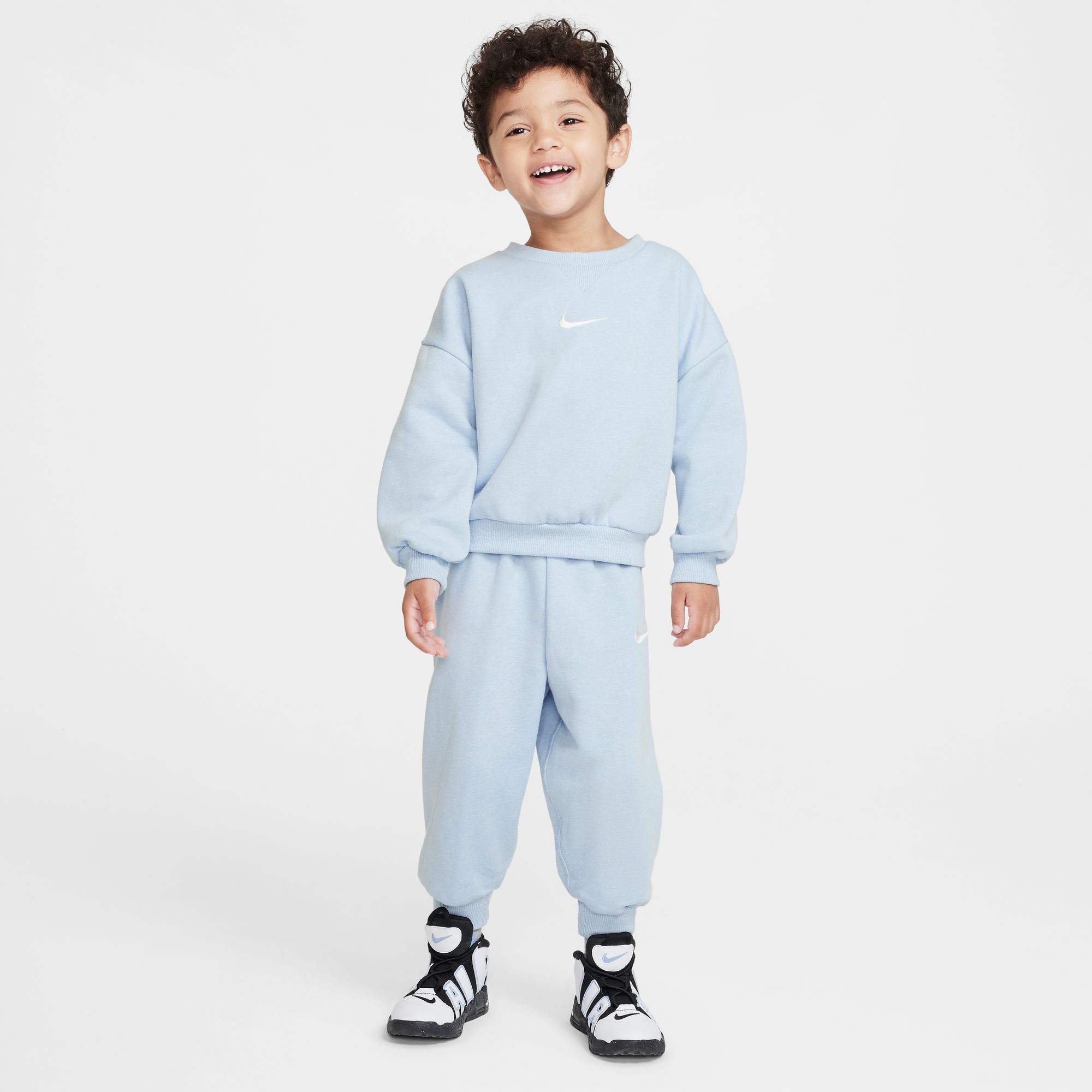 نايكي ايسنشالز image number 0