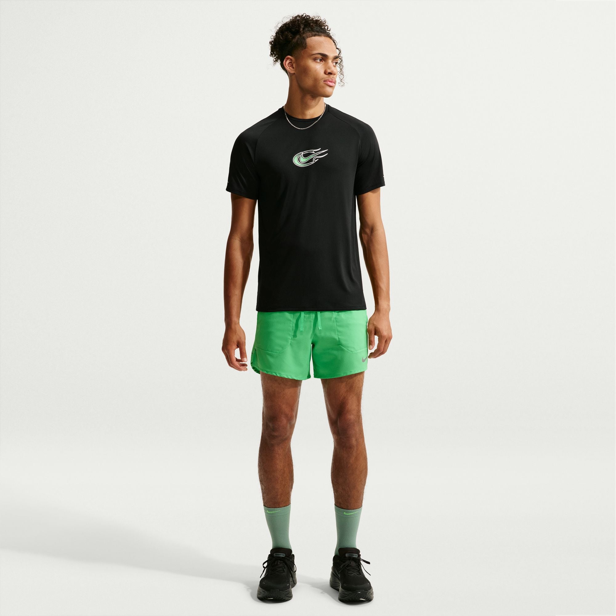 Nike Stride  image number 0