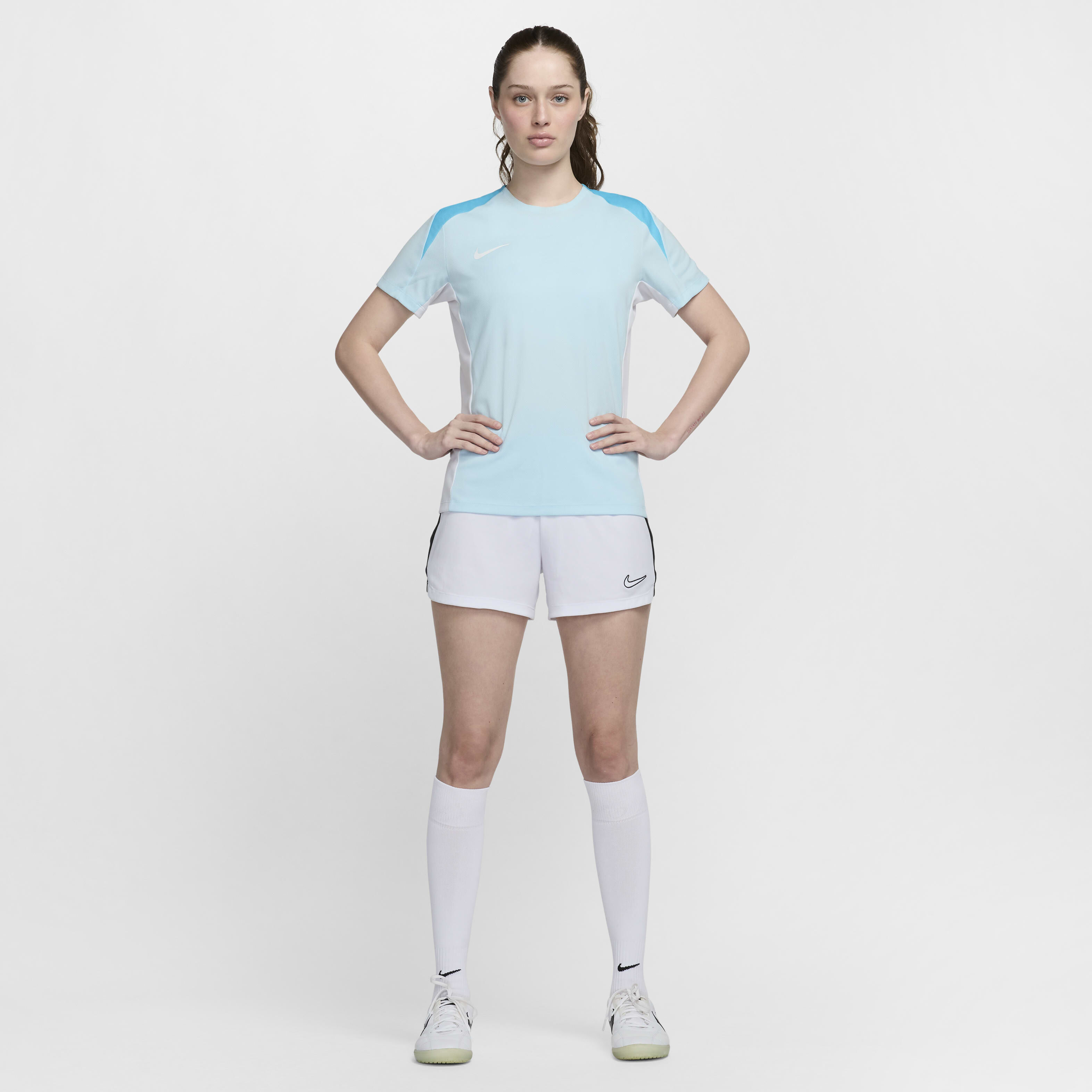 Nike Strike image number 4