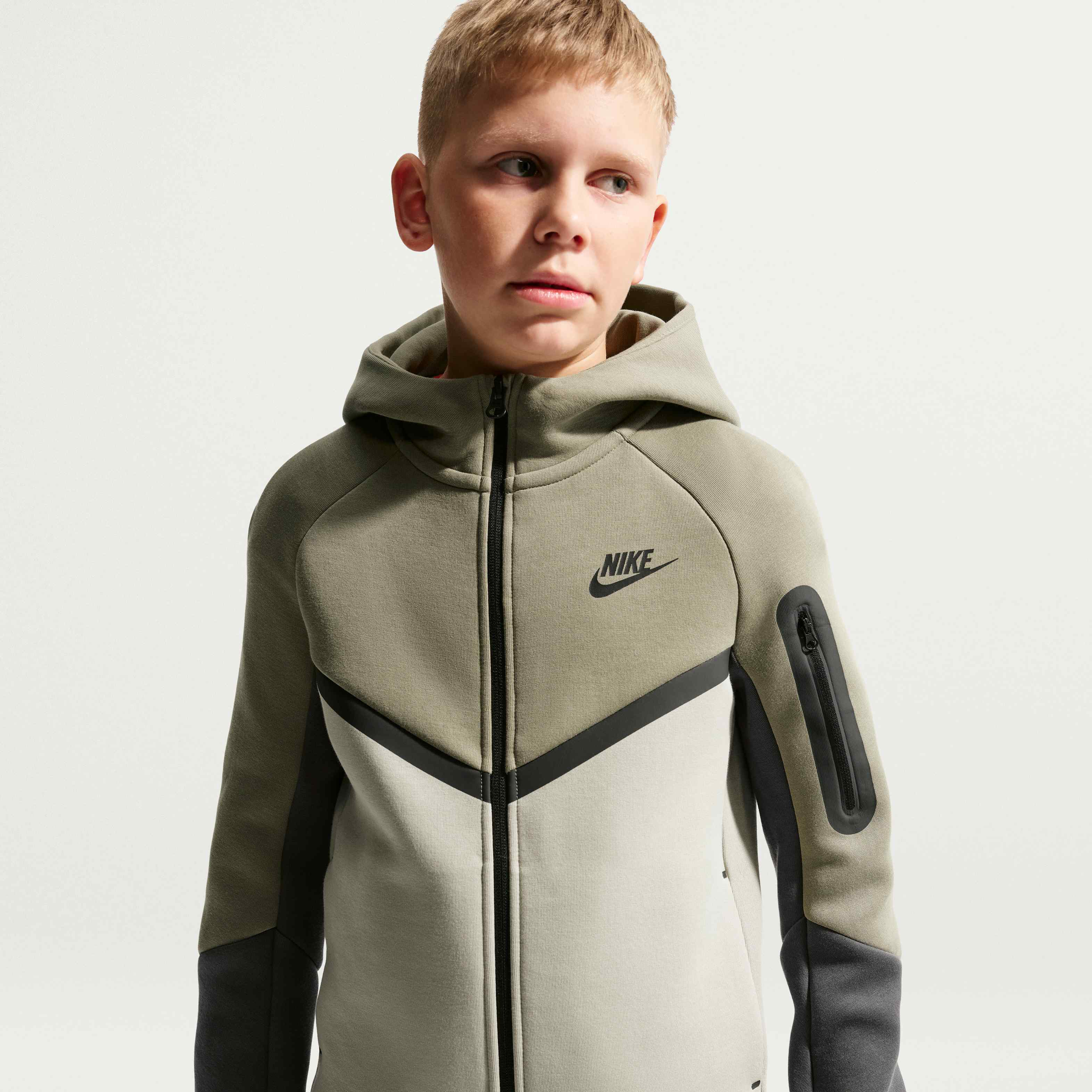 Nike Sportswear Tech Fleece image number 0