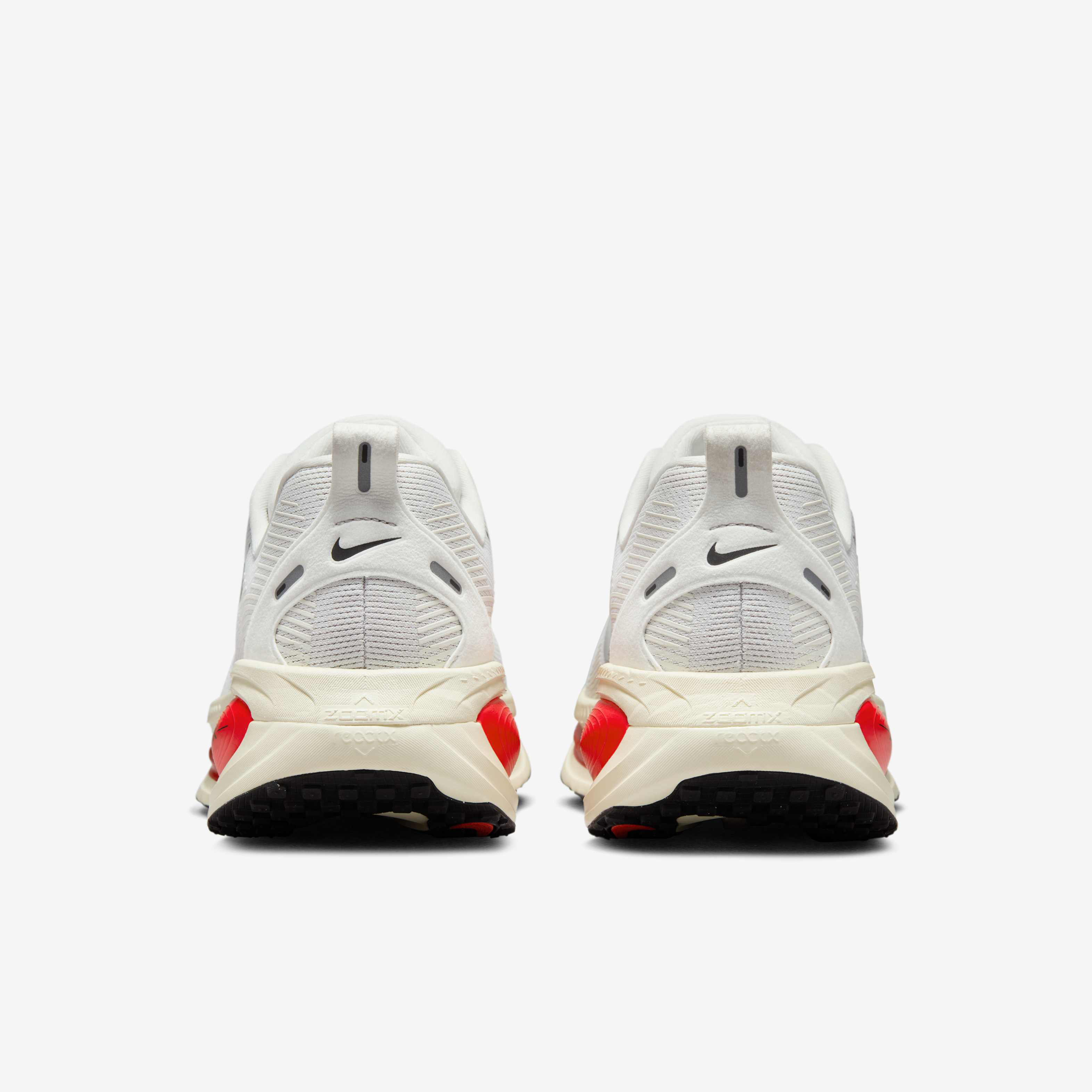 Nike Vomero 18 image number 5