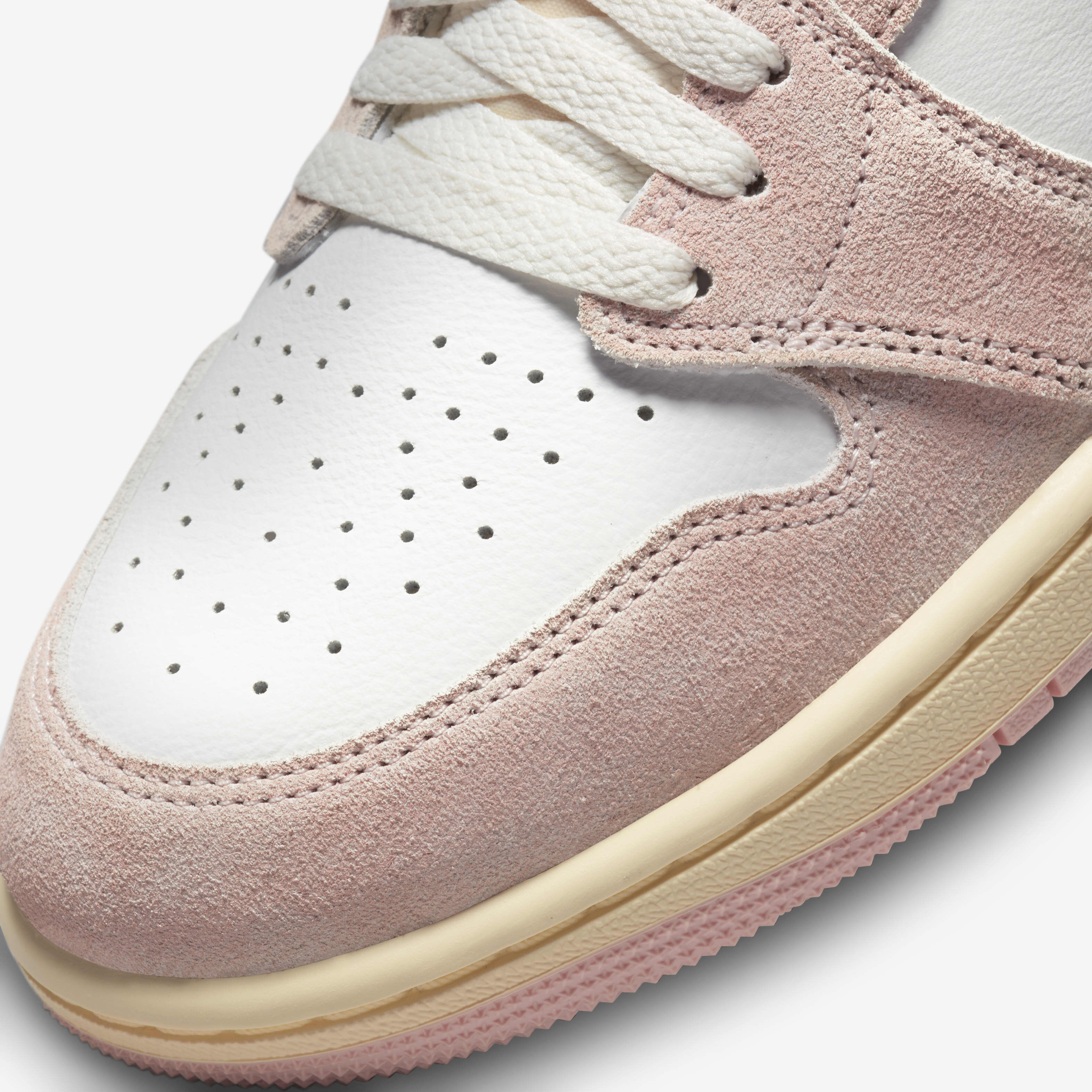 Air Jordan 1 Retro High OG 'Latte' image number 6
